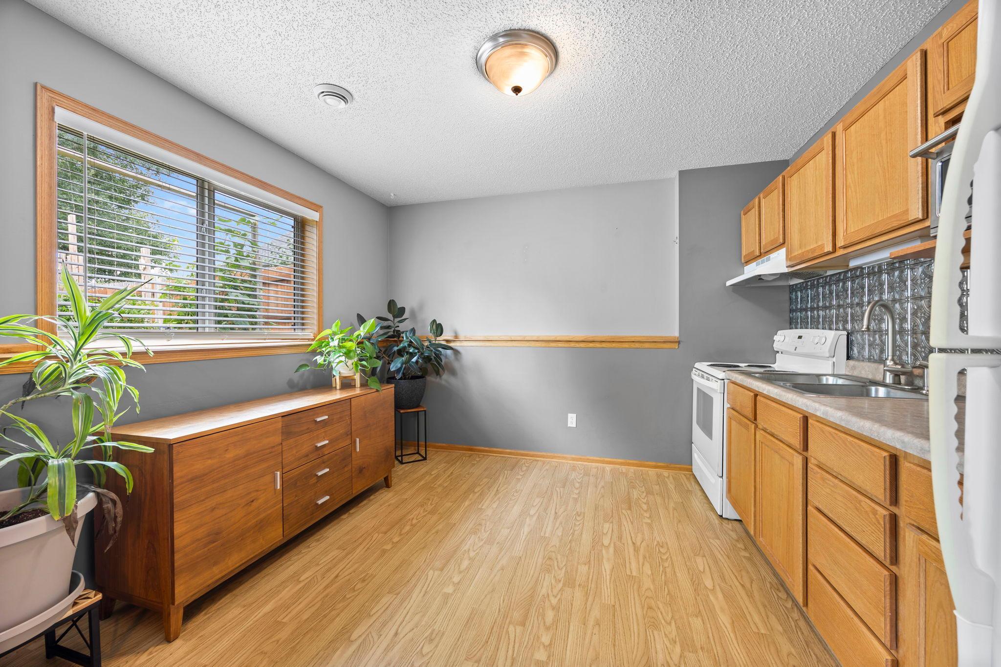1904 Wilcox Boulevard W
