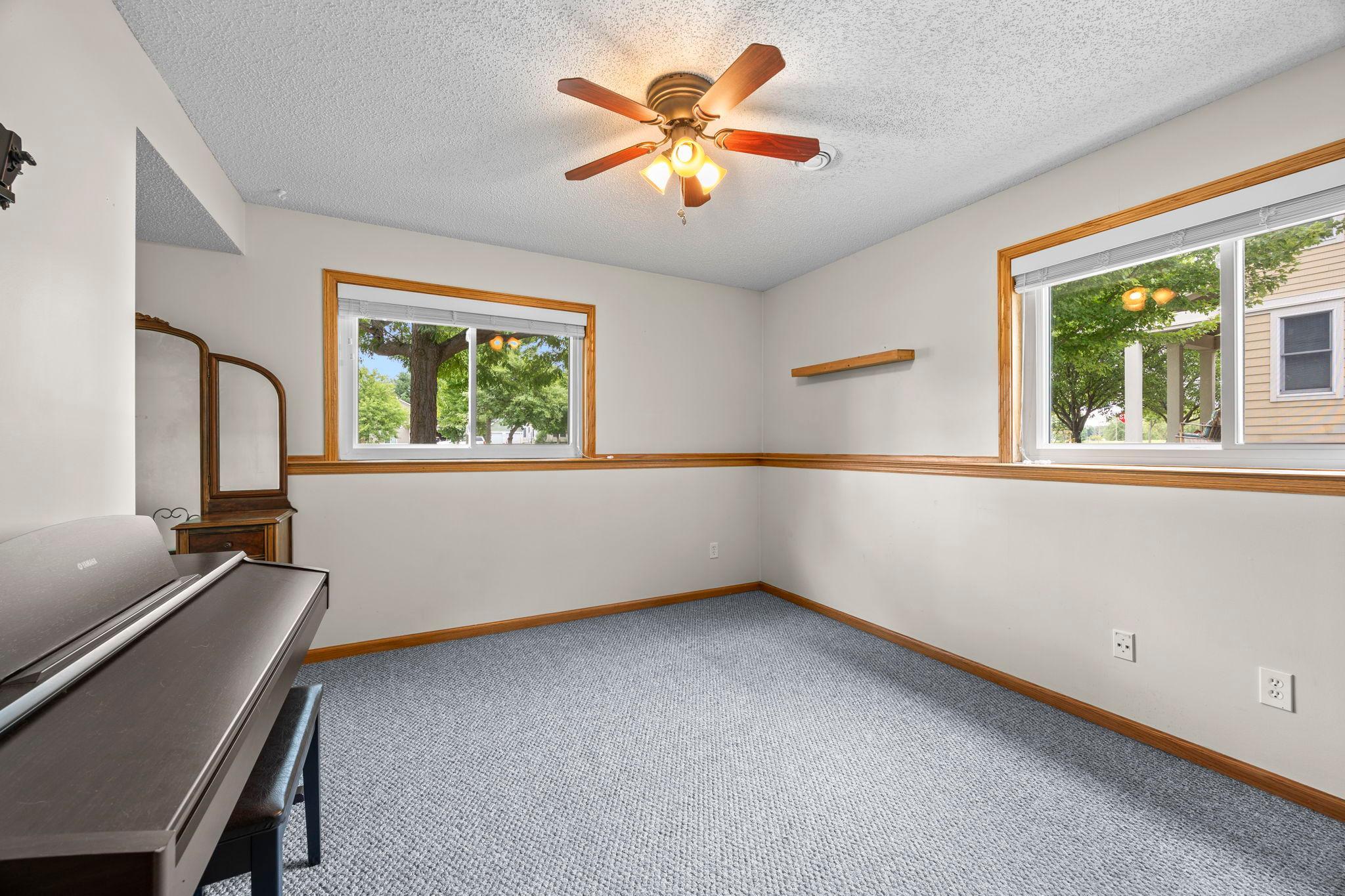 1904 Wilcox Boulevard W