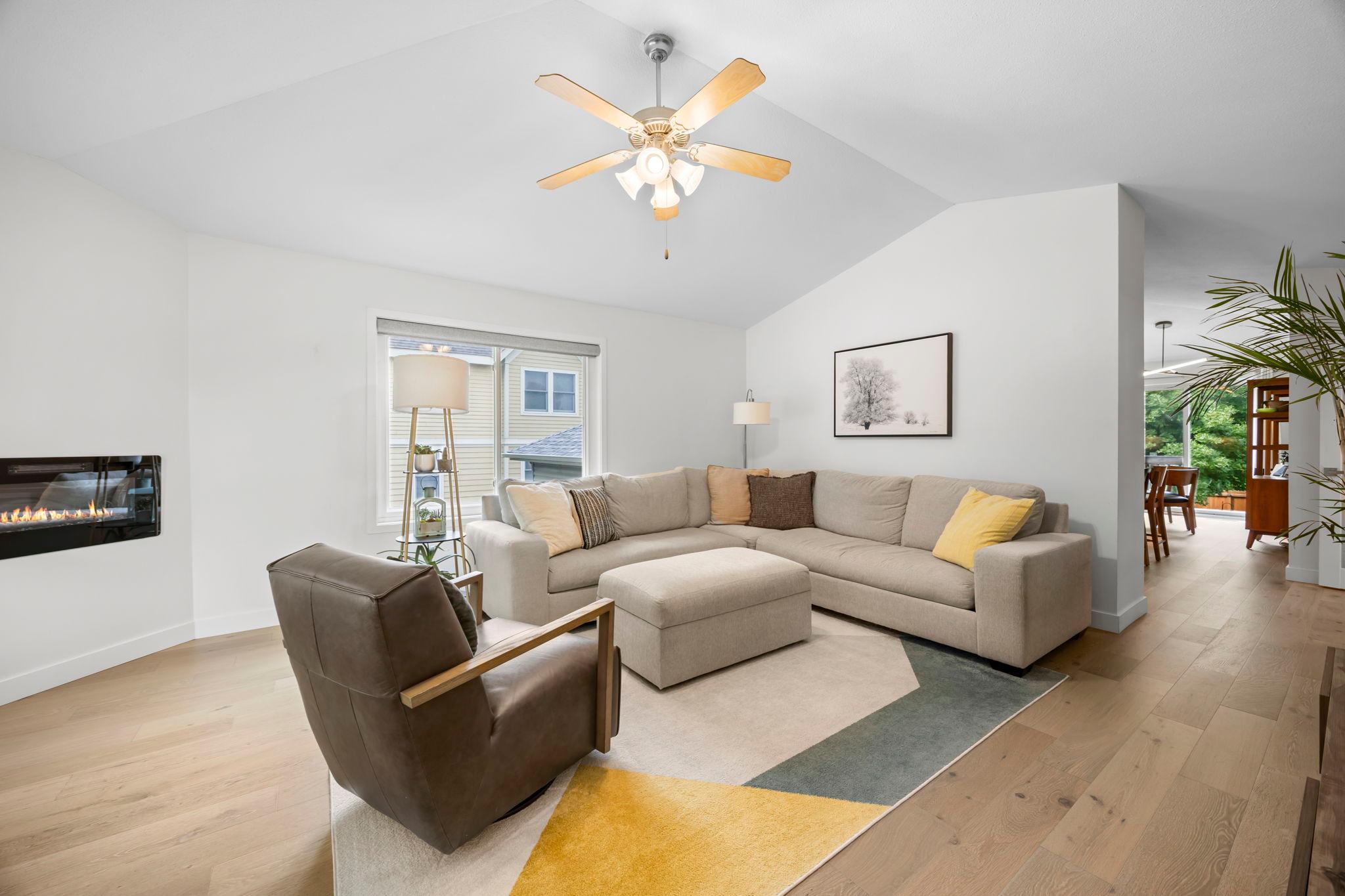 1904 Wilcox Boulevard W