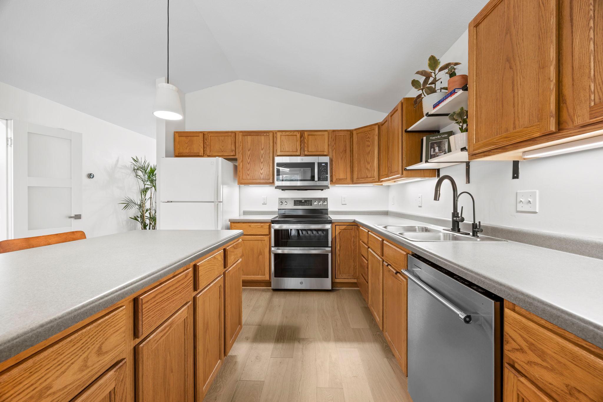 1904 Wilcox Boulevard W