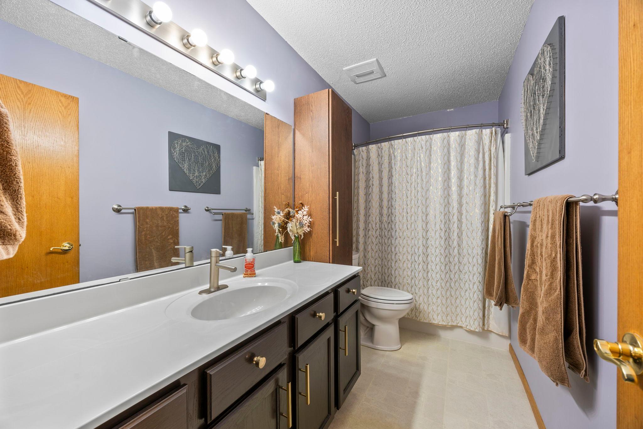 1904 Wilcox Boulevard W