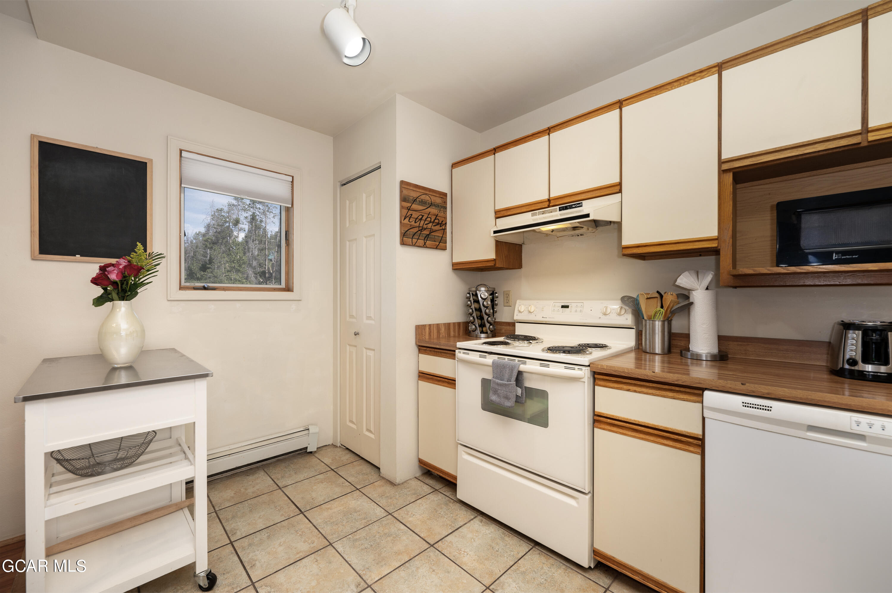 850 BADGER Lane Unit 2