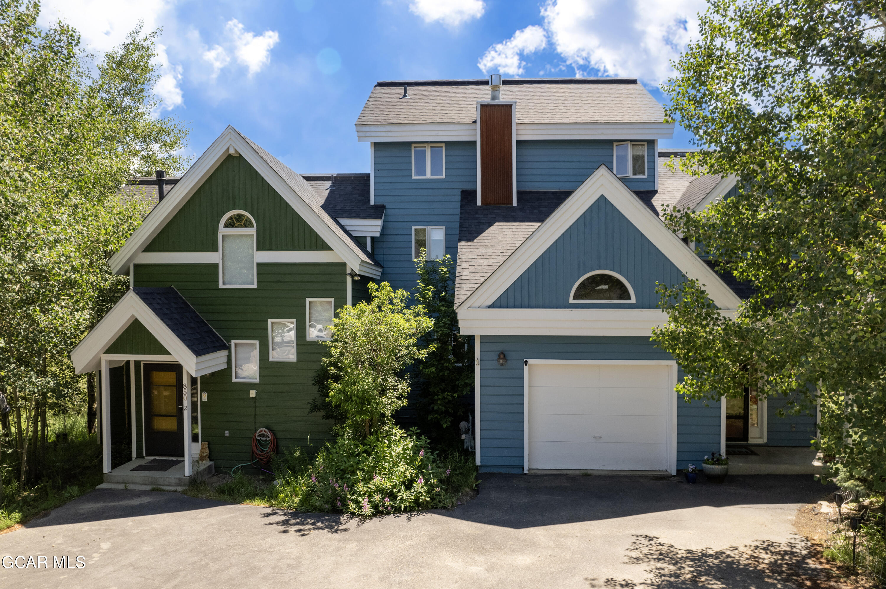 850 BADGER Lane Unit 1