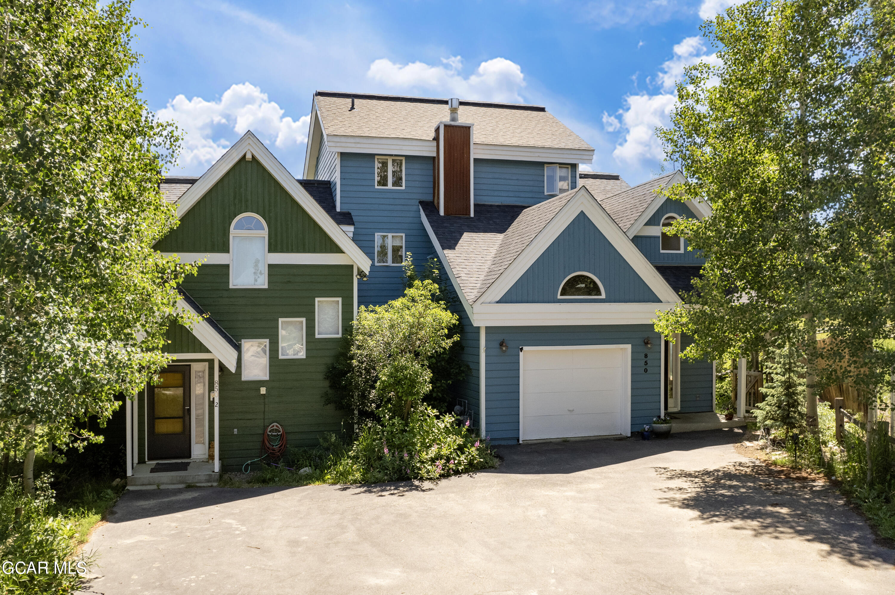 850 BADGER Lane Unit 1