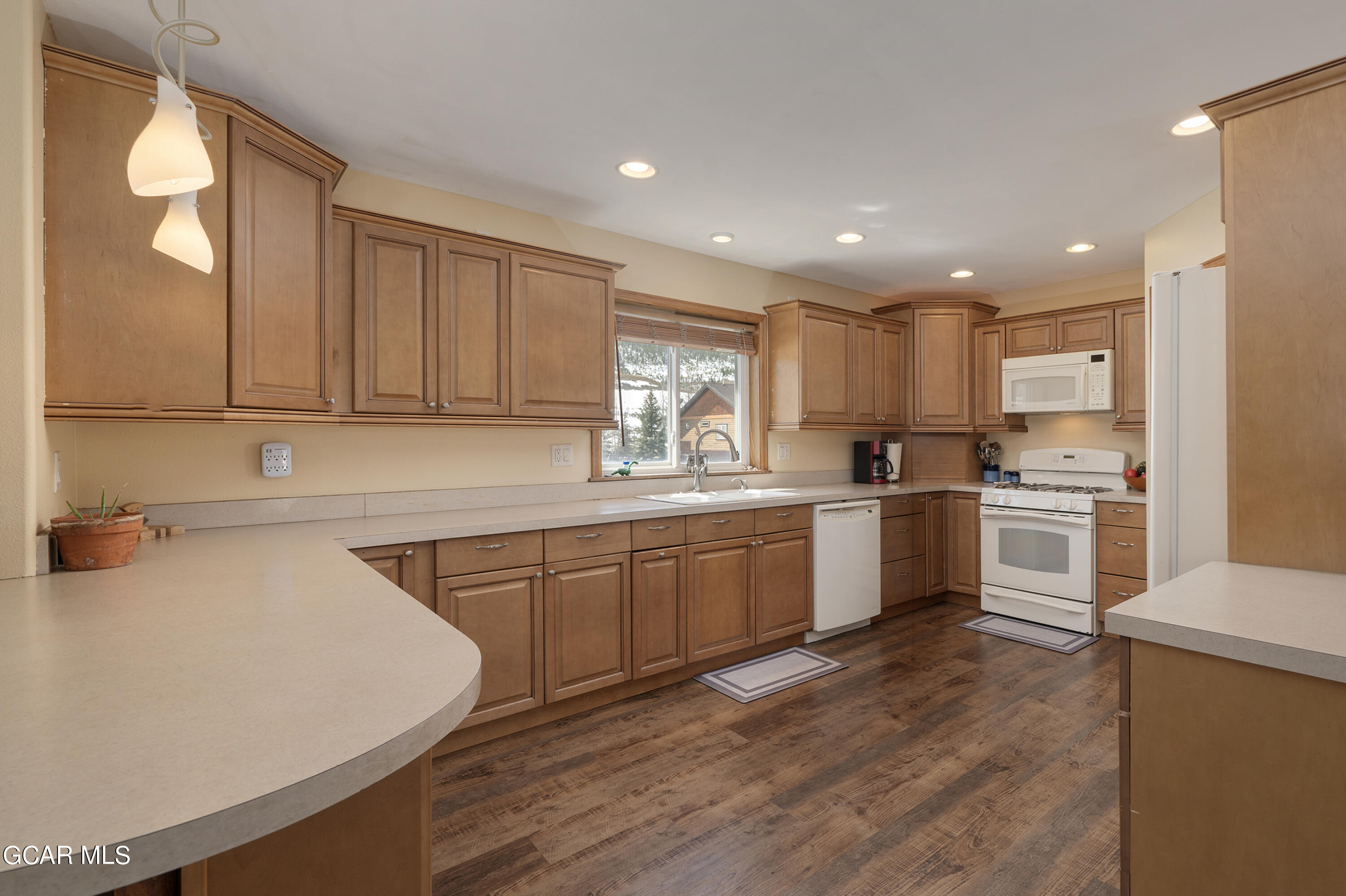 516 East Moffat Avenue