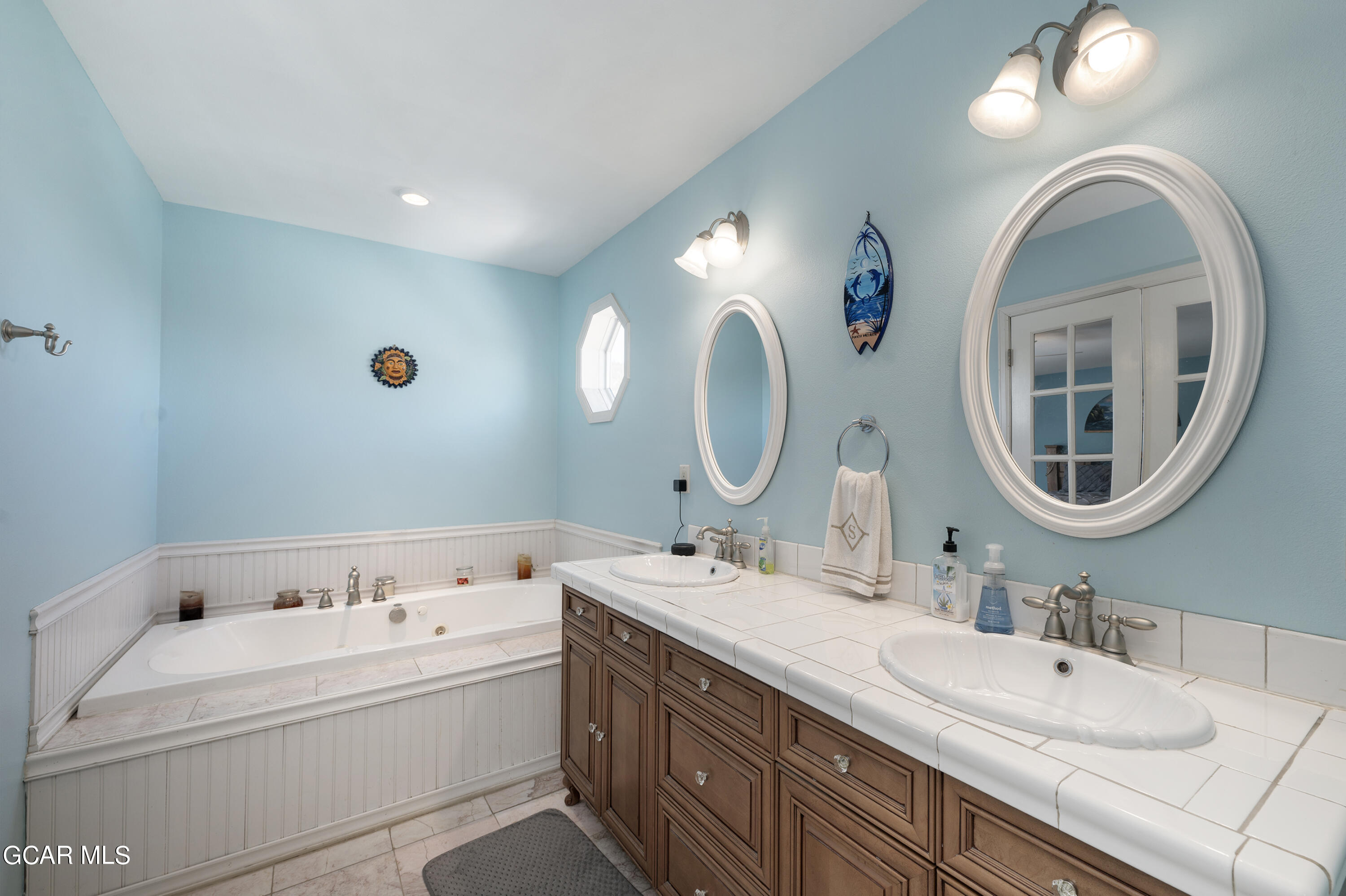 516 East Moffat Avenue