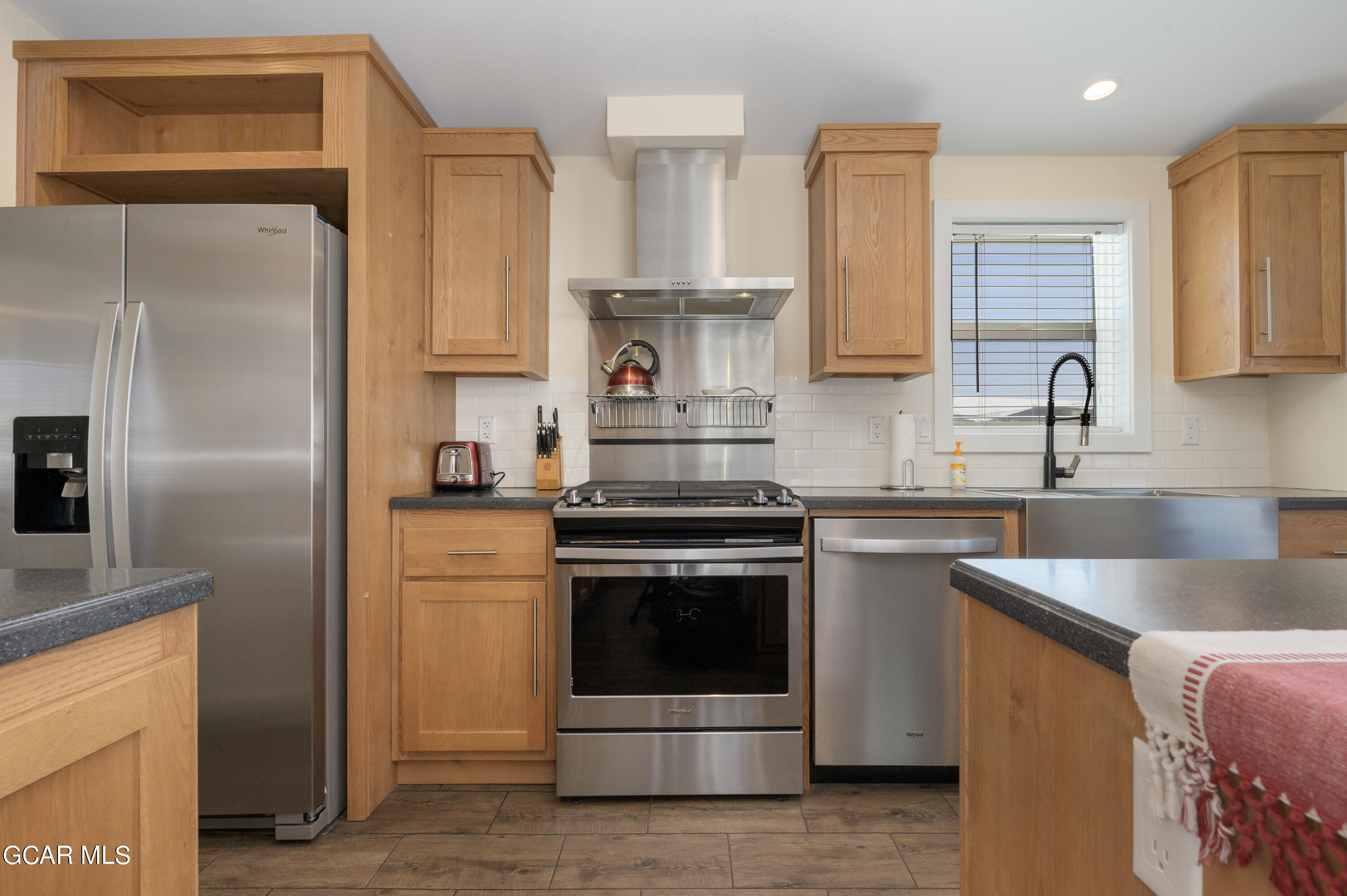 1051 Summit Trail V27