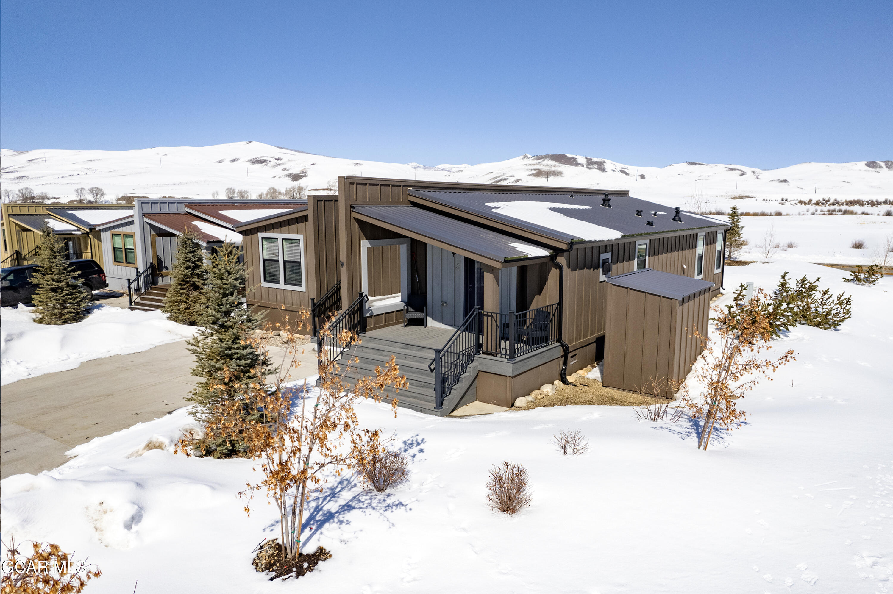 1051 Summit Trail V27