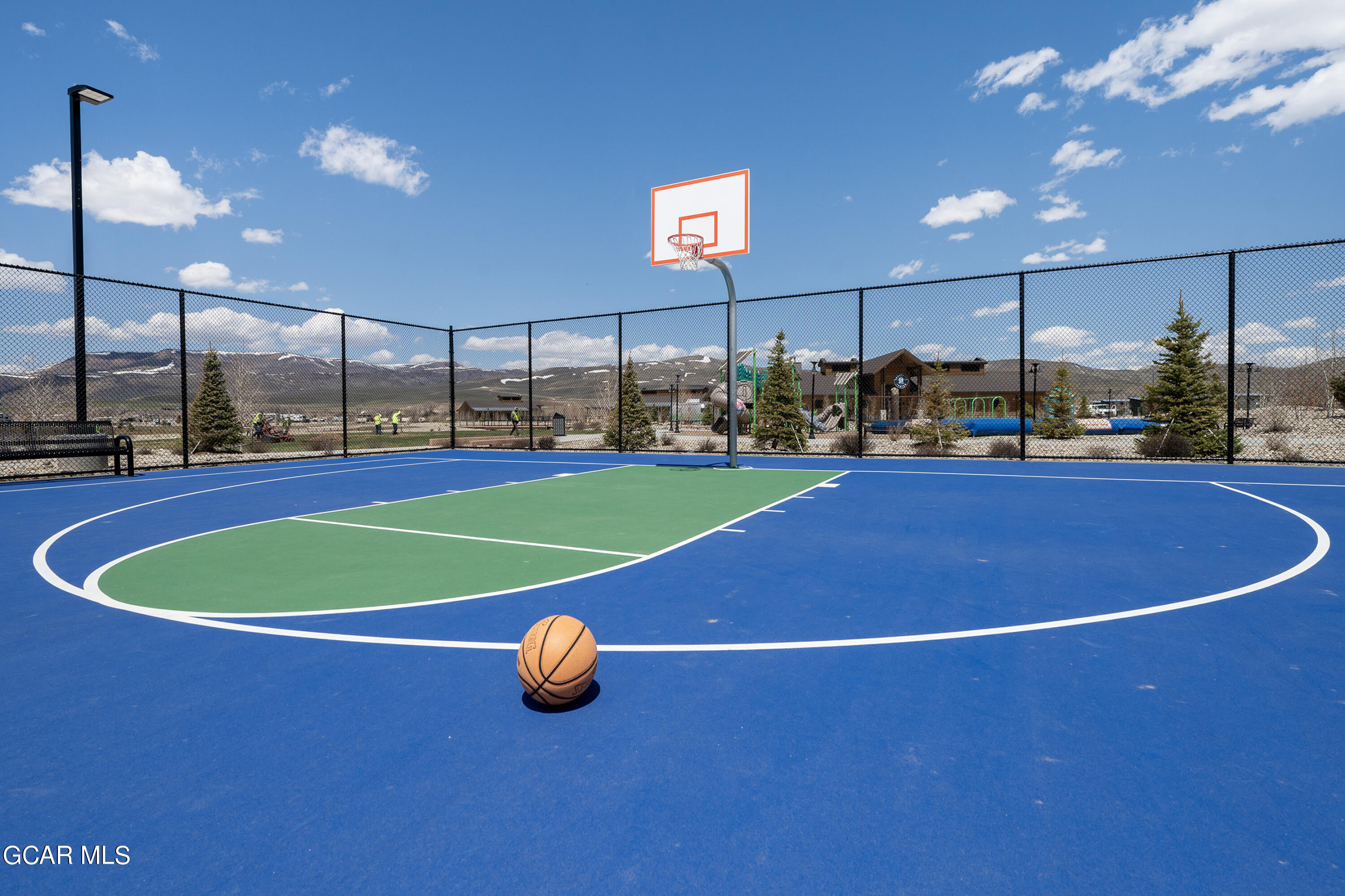 1051 Summit Trail V27