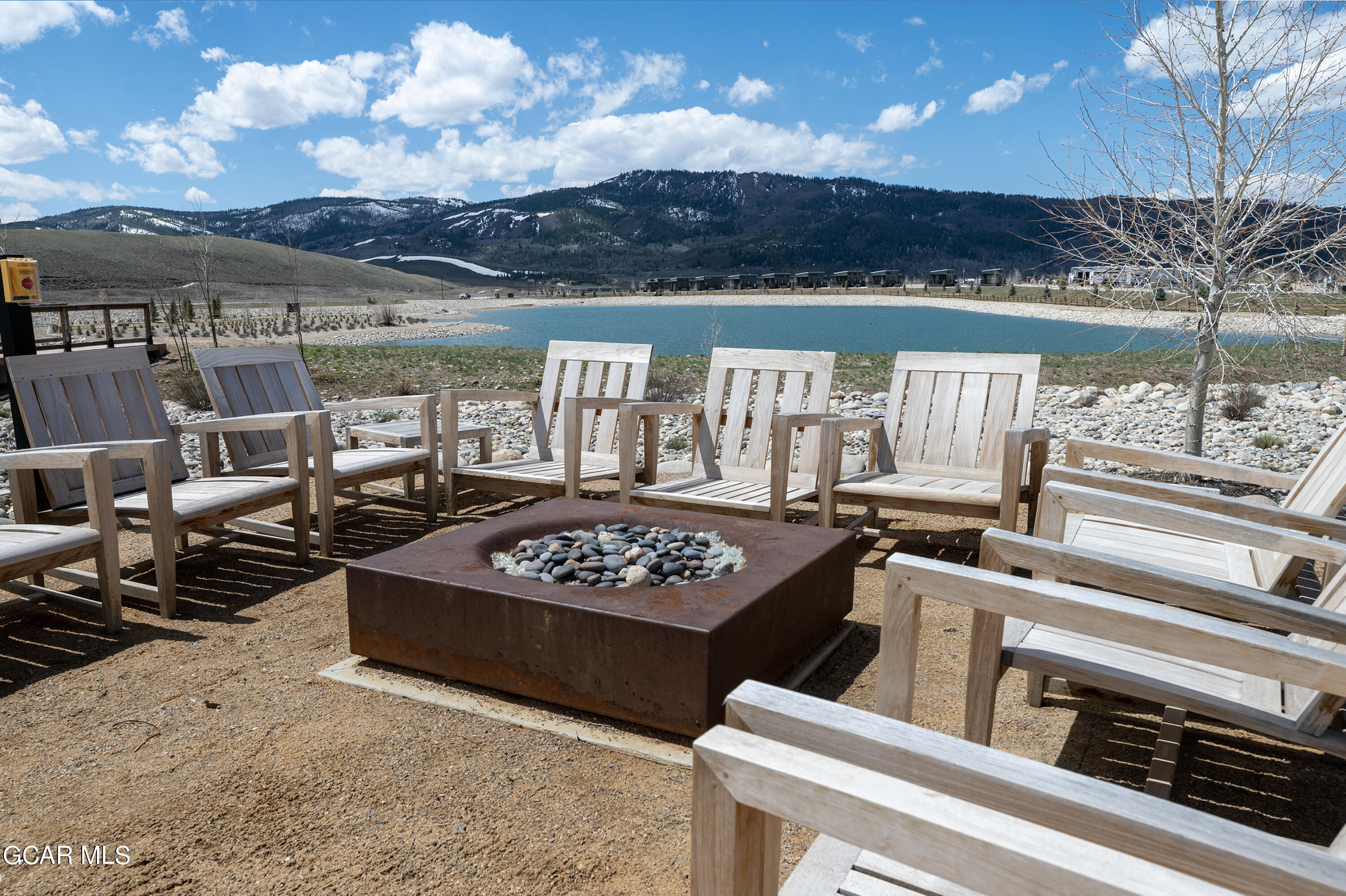 1051 Summit Trail V27