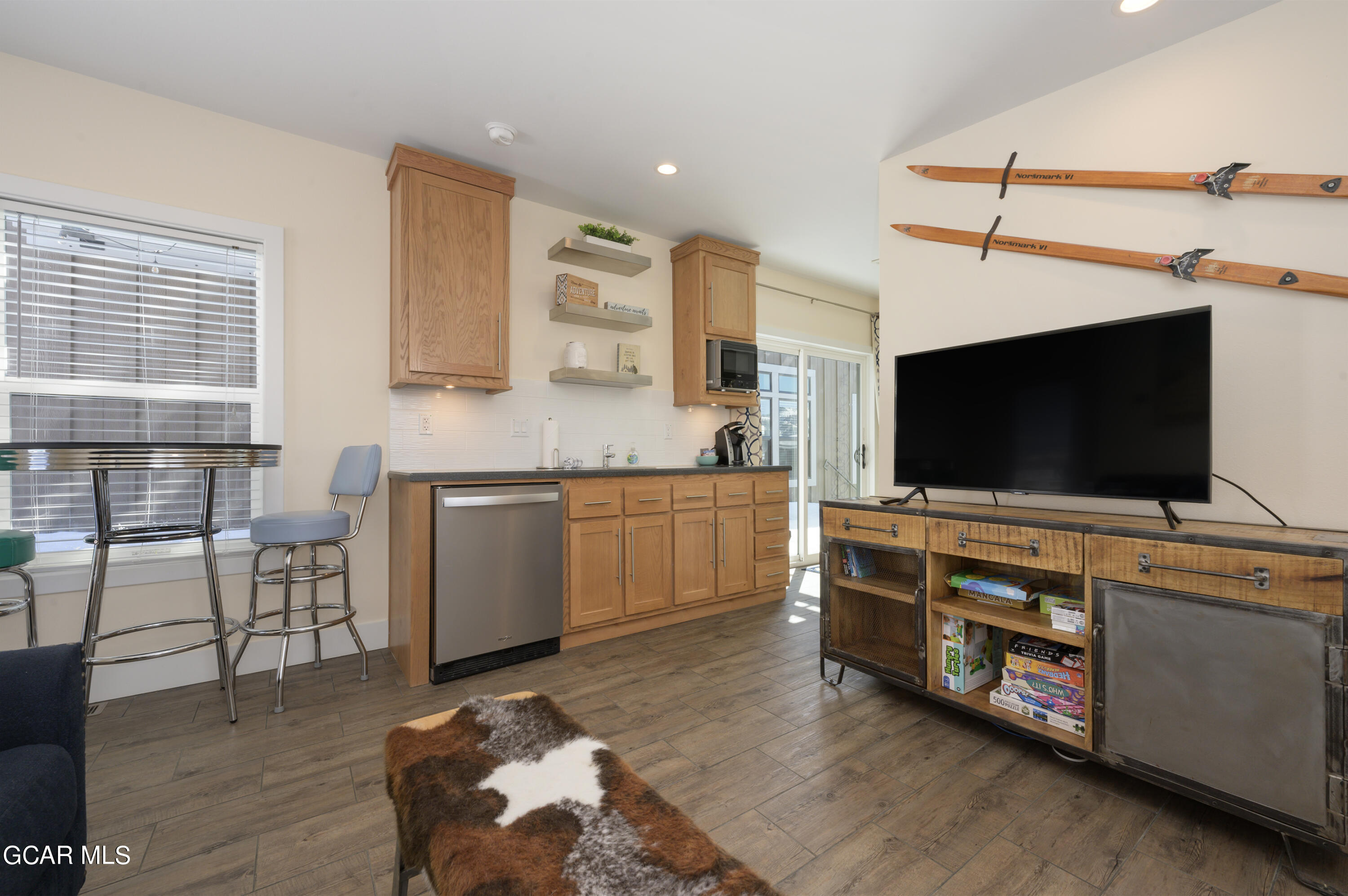 1051 Summit Trail V27