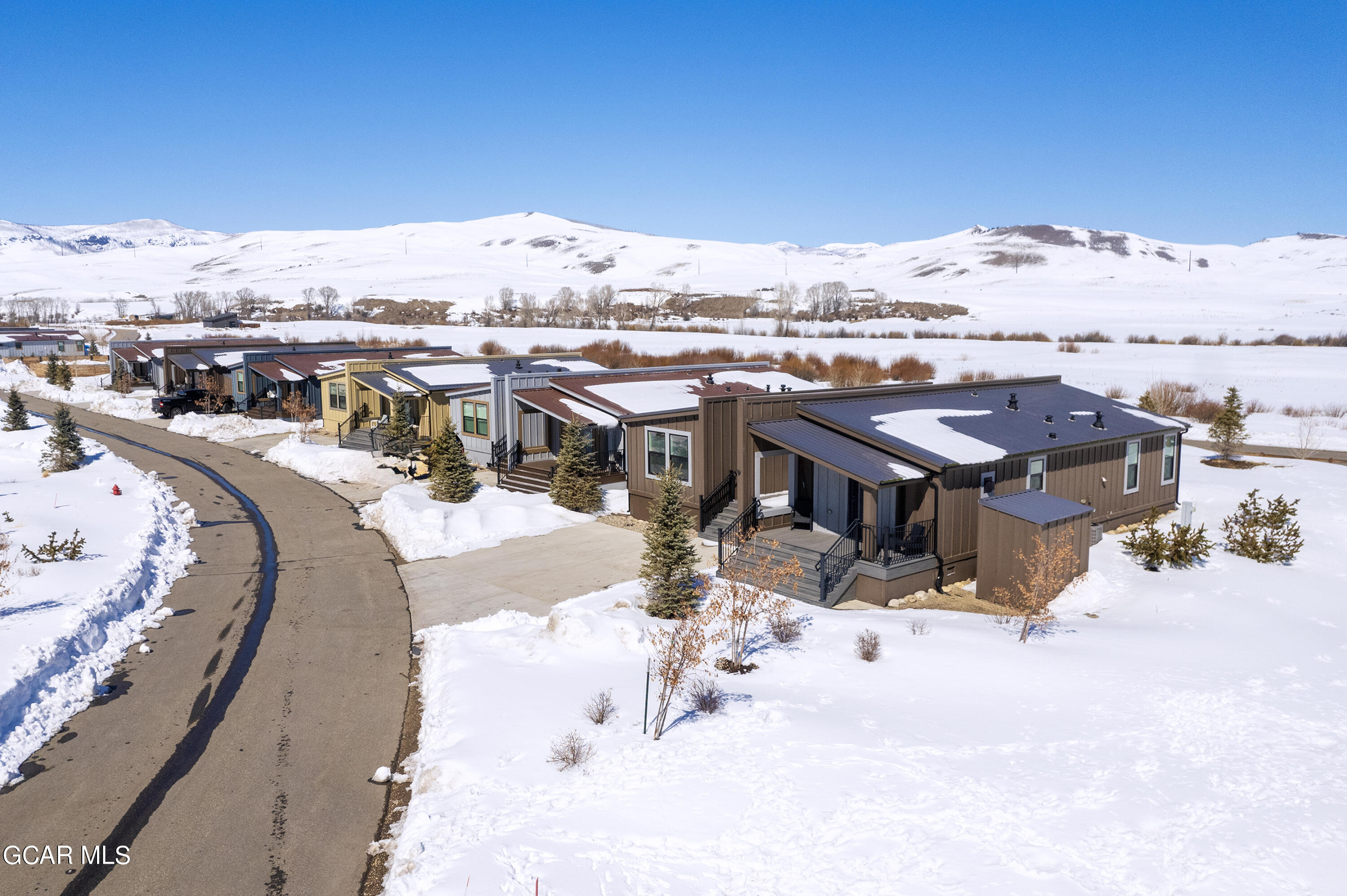 1051 Summit Trail V27