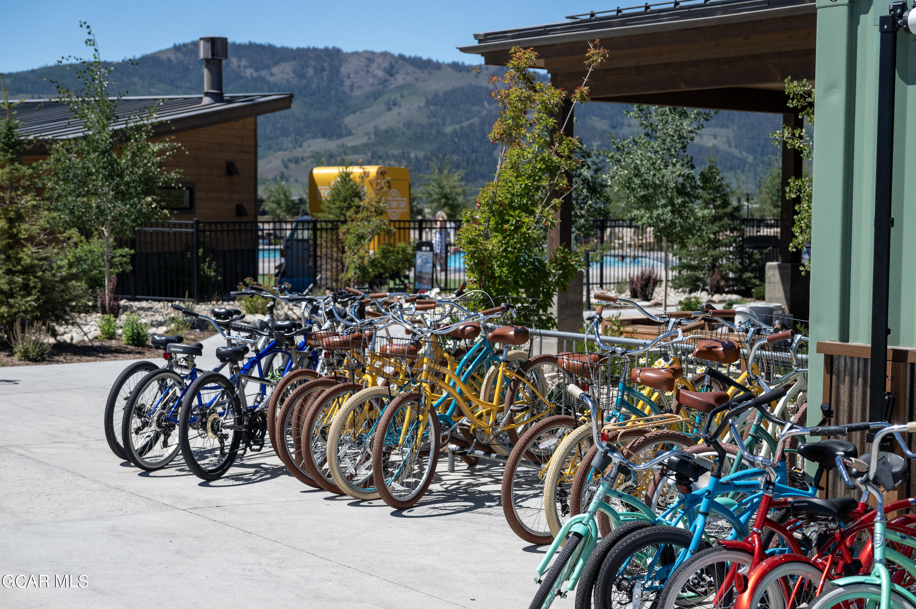 1051 Summit Trail V27