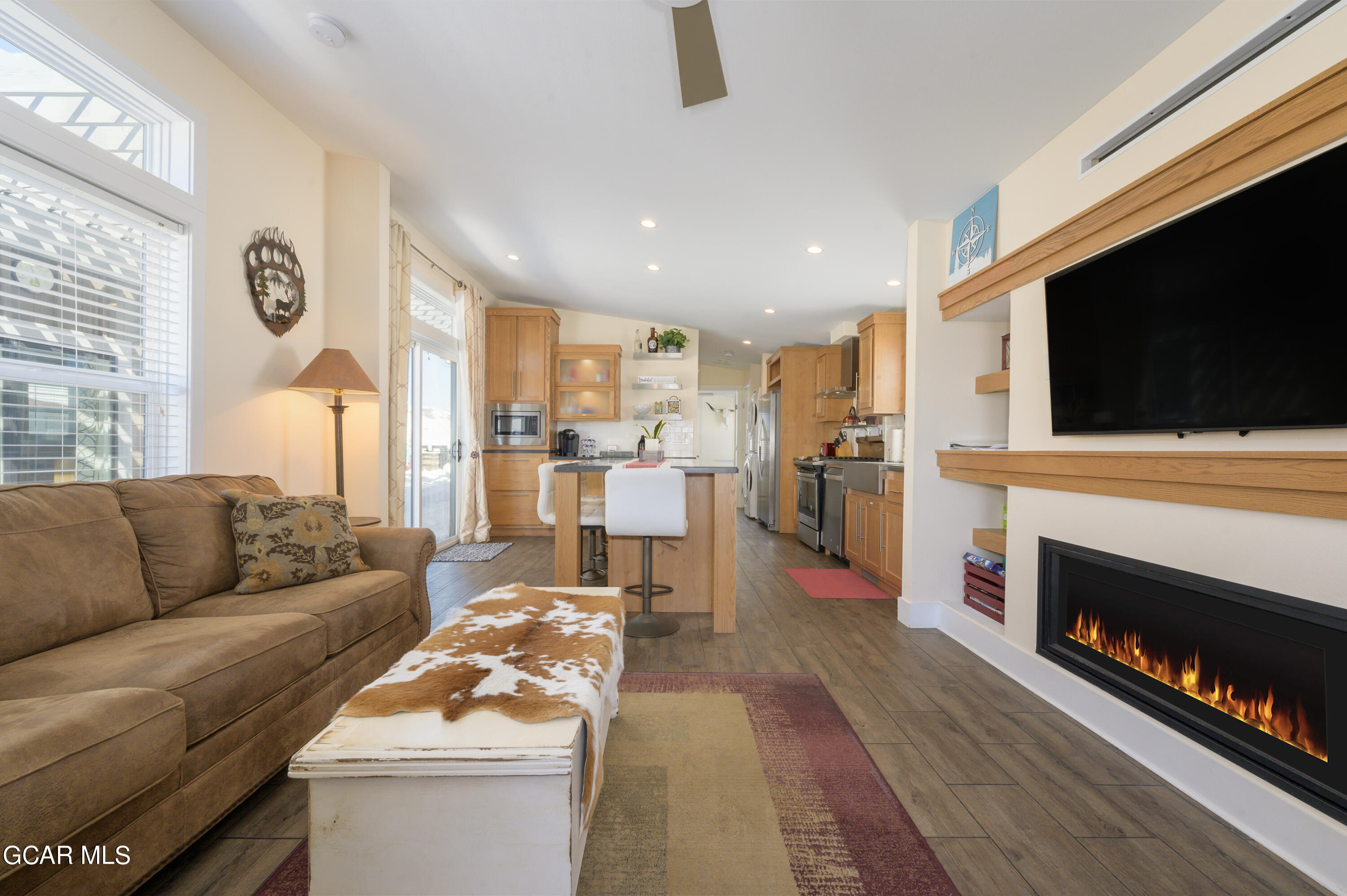 1051 Summit Trail V27