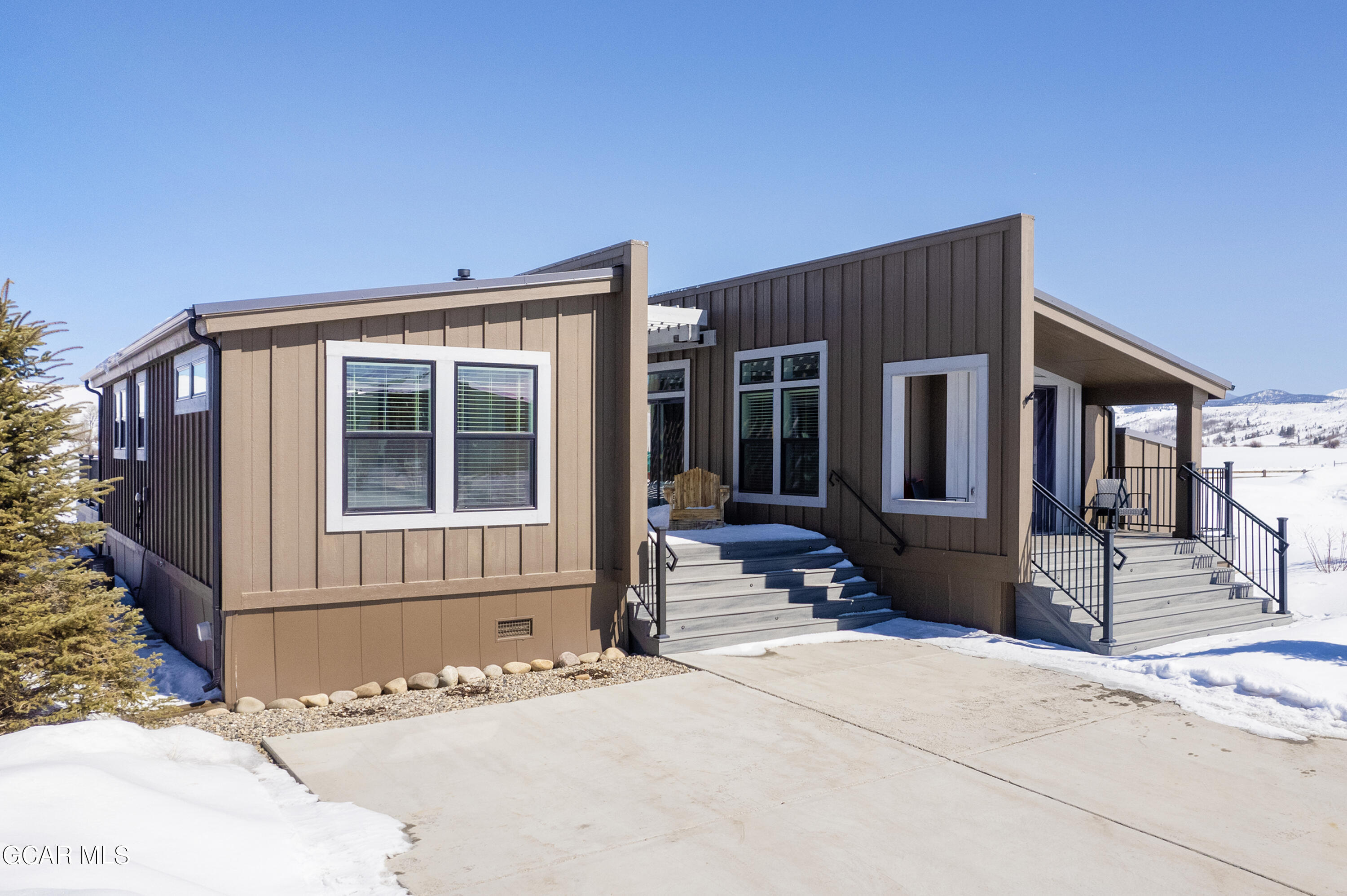 1051 Summit Trail V27