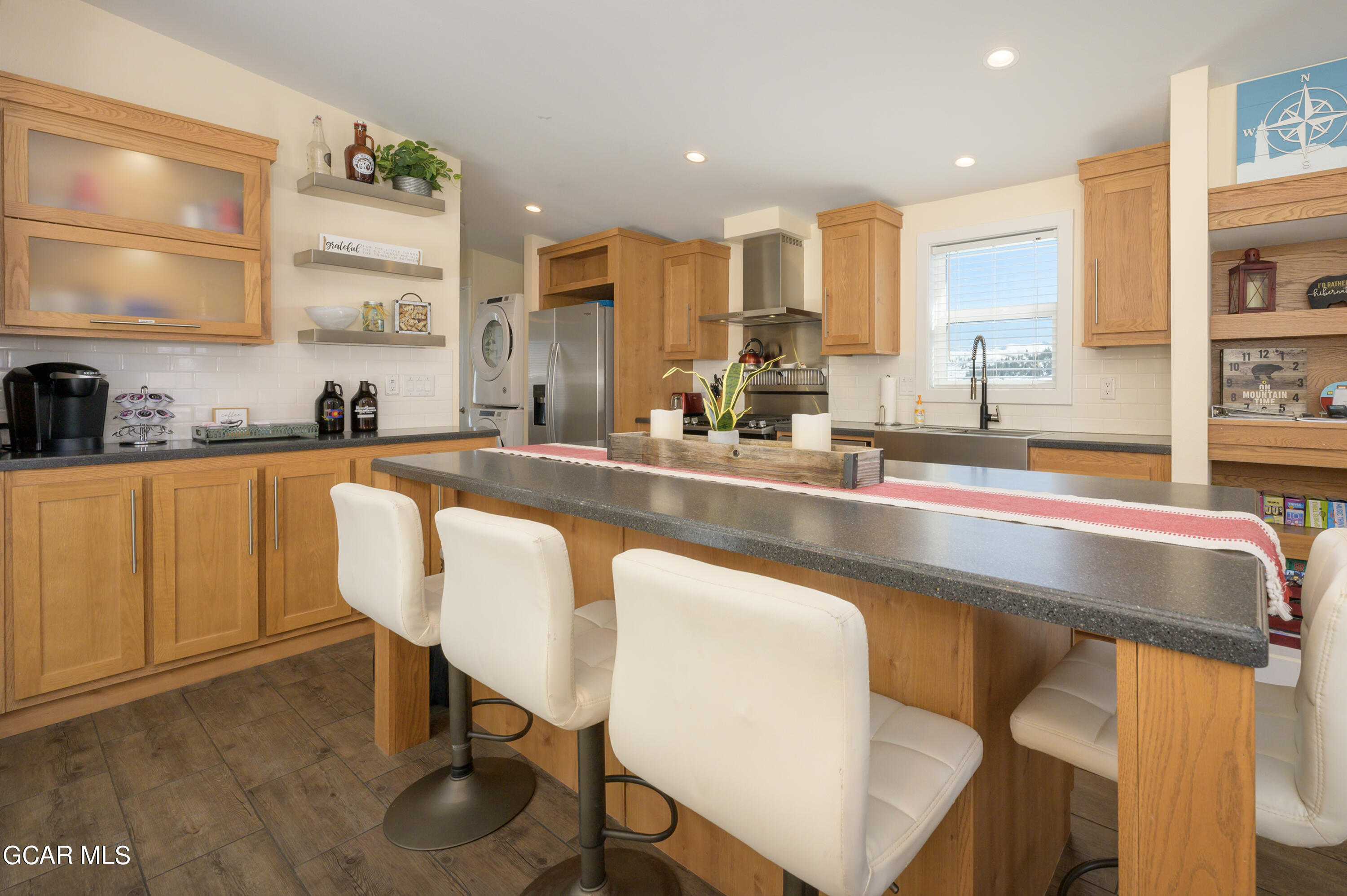 1051 Summit Trail V27