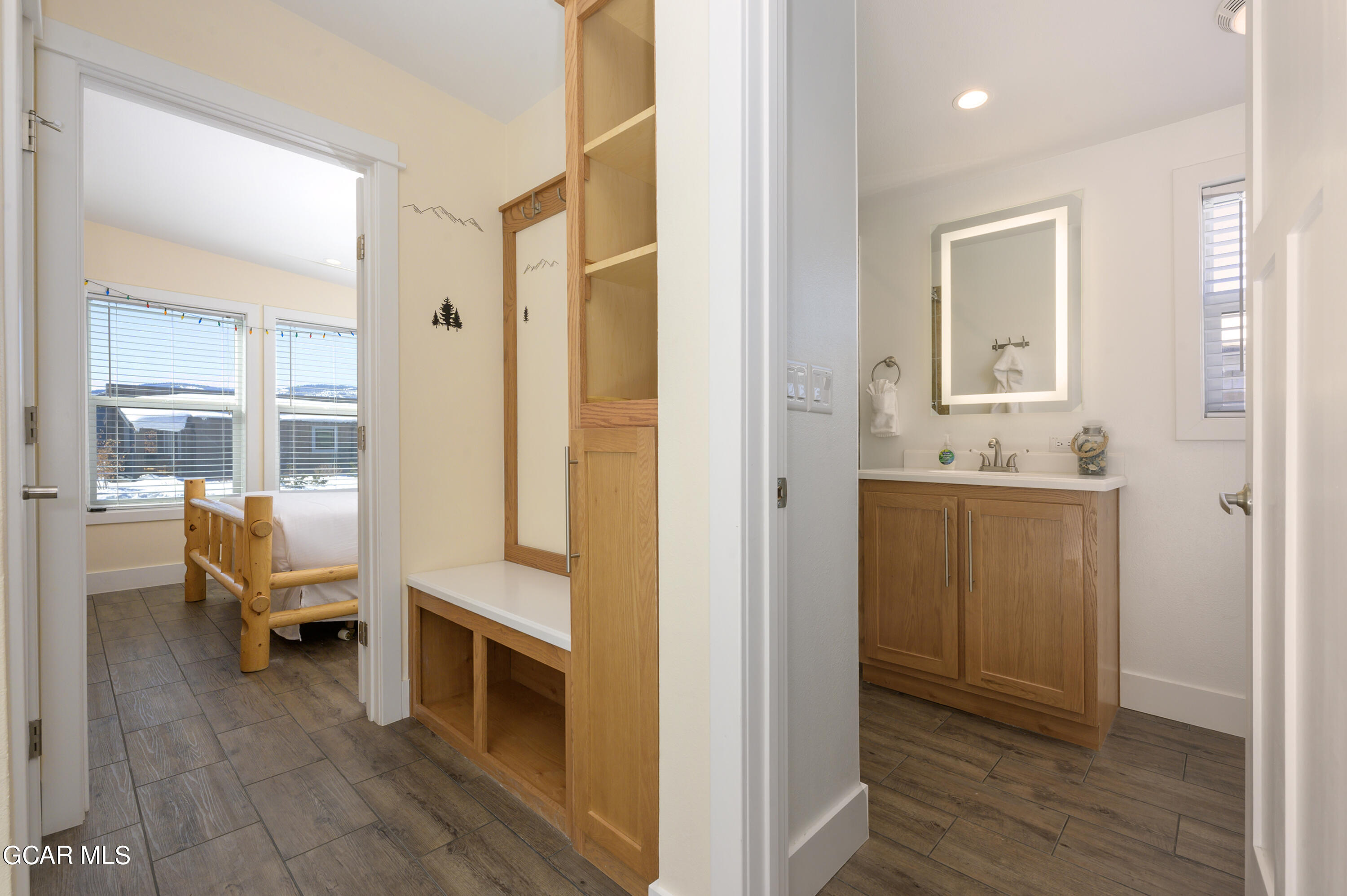 1051 Summit Trail V27