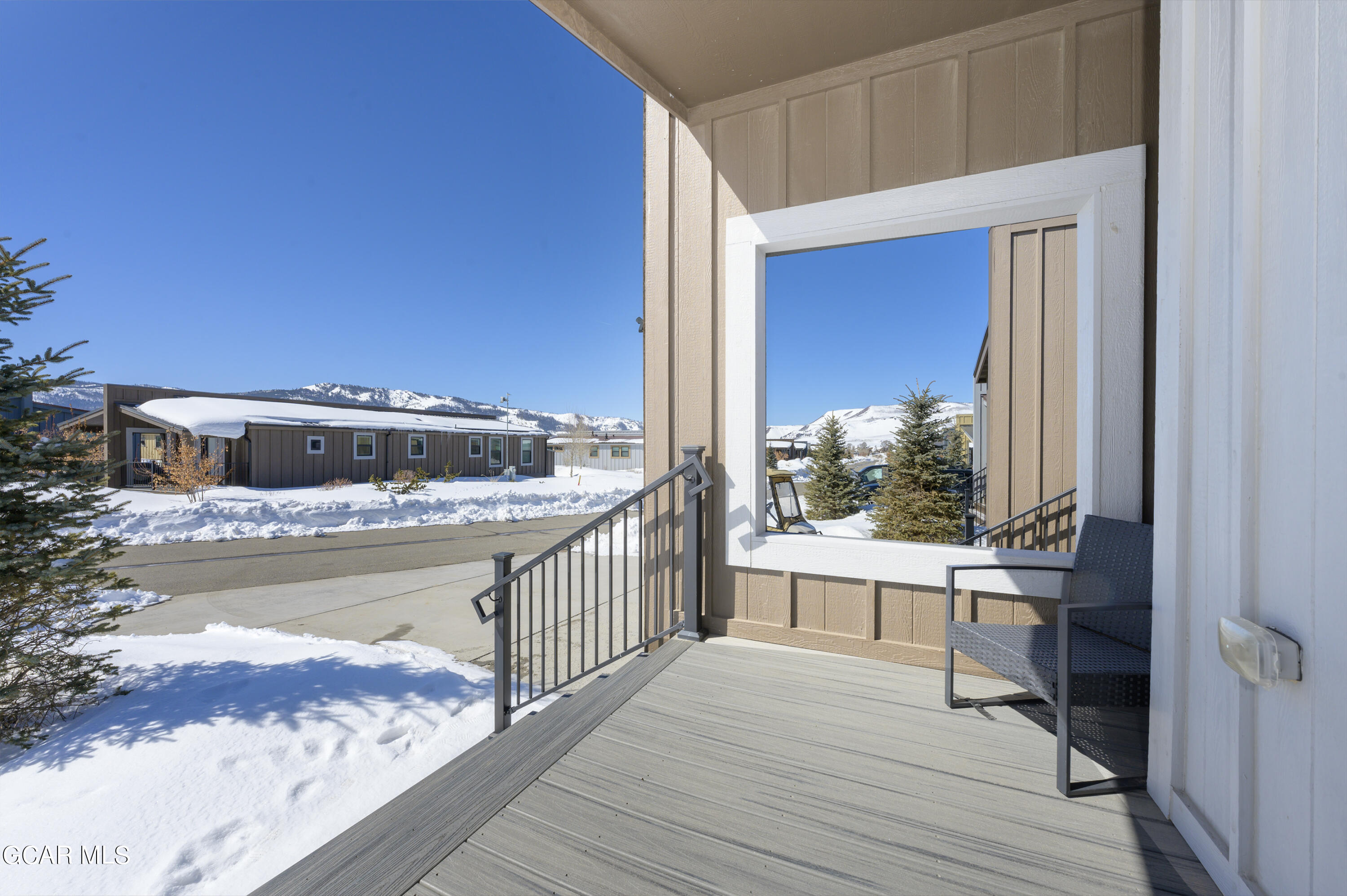 1051 Summit Trail V27