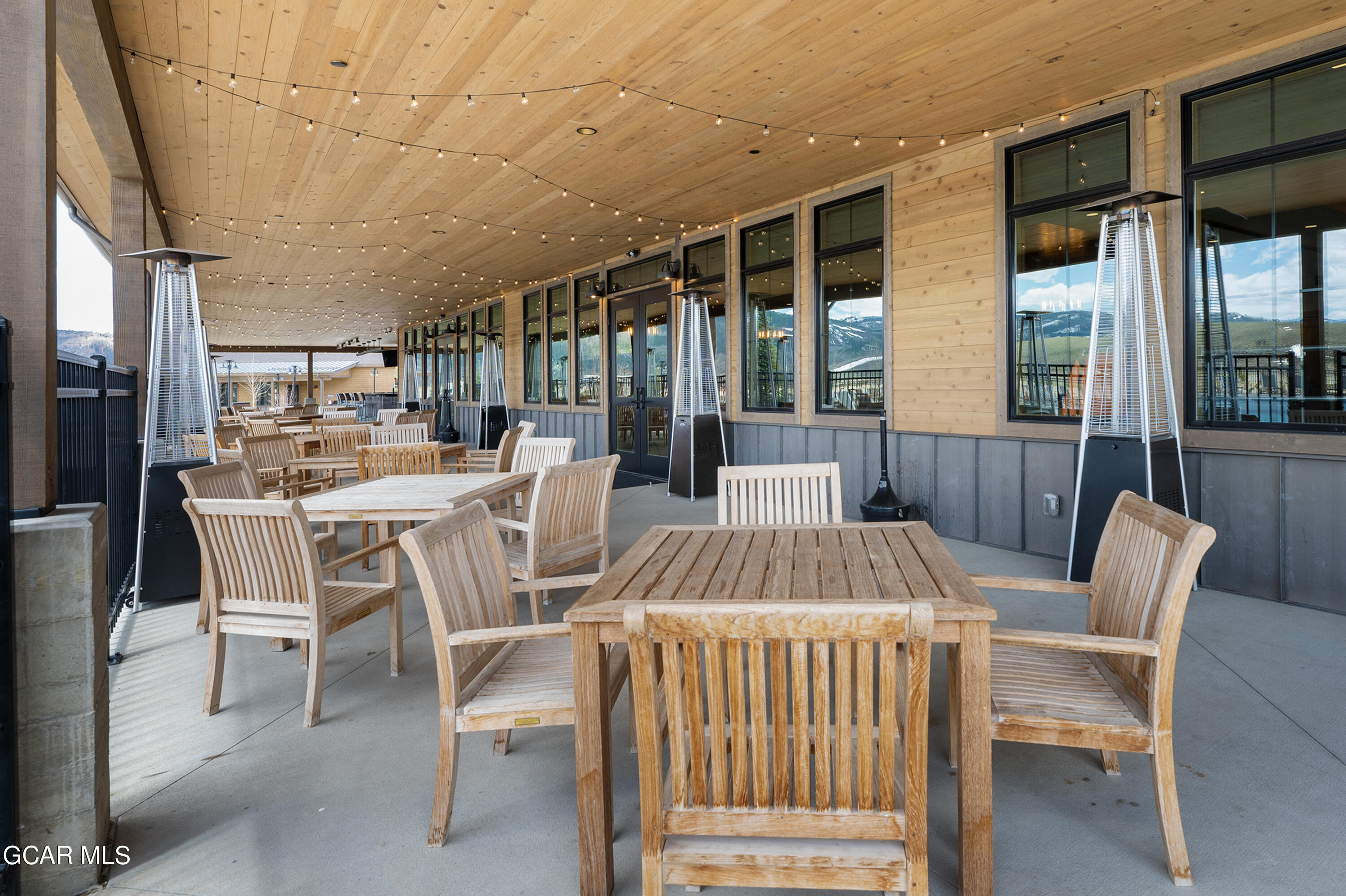 1051 Summit Trail V27