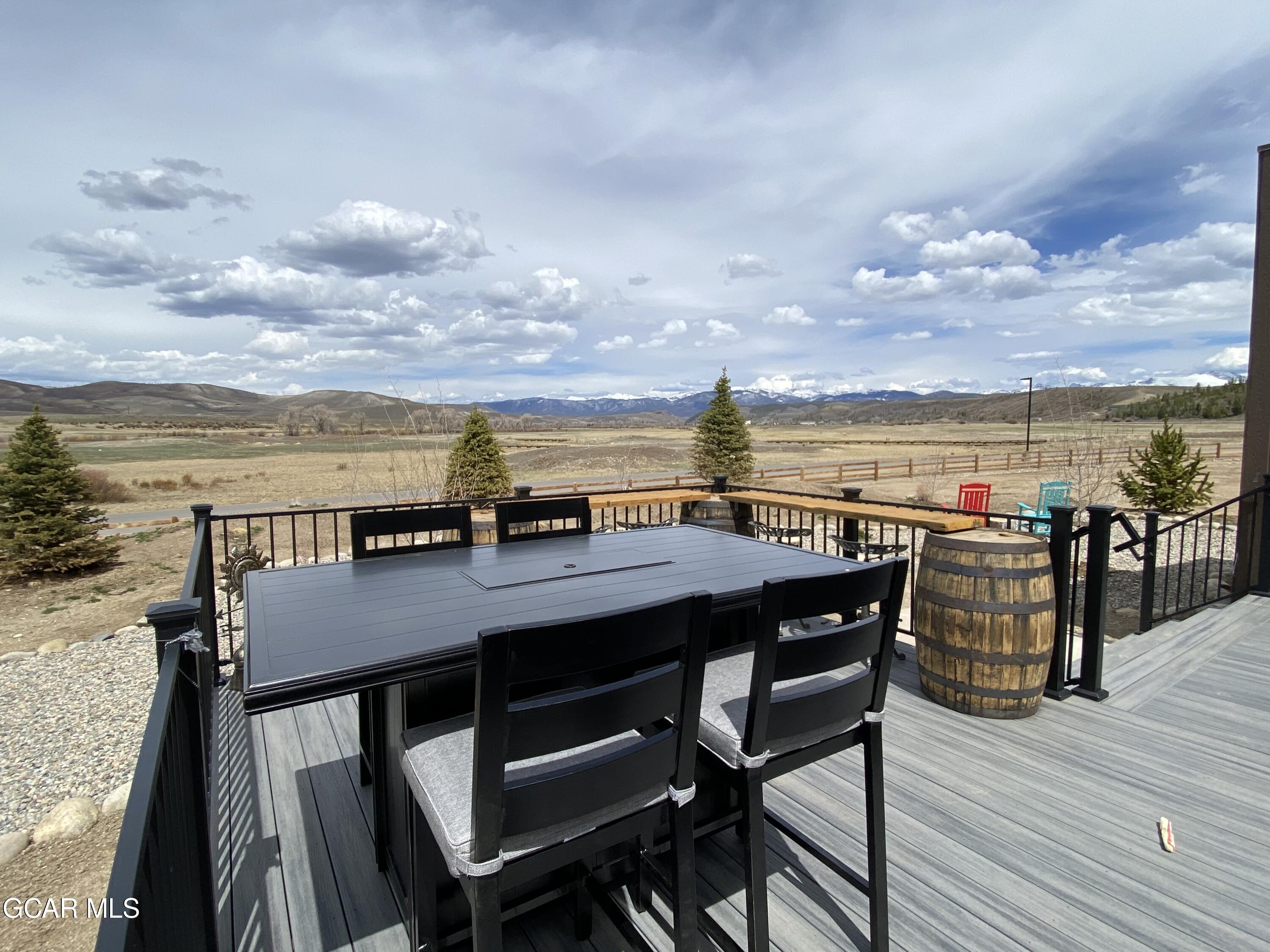 1051 Summit Trail V27