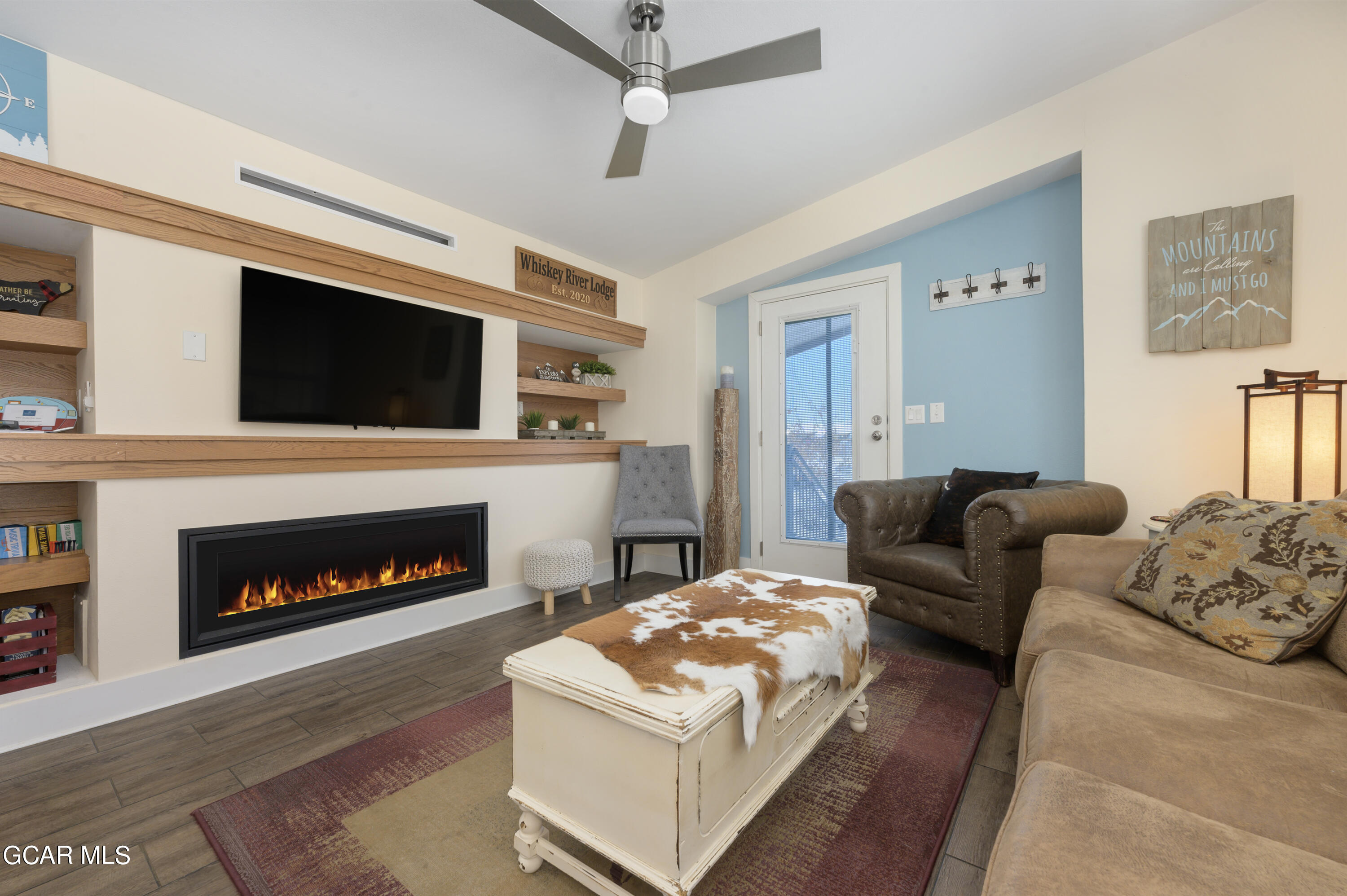 1051 Summit Trail V27