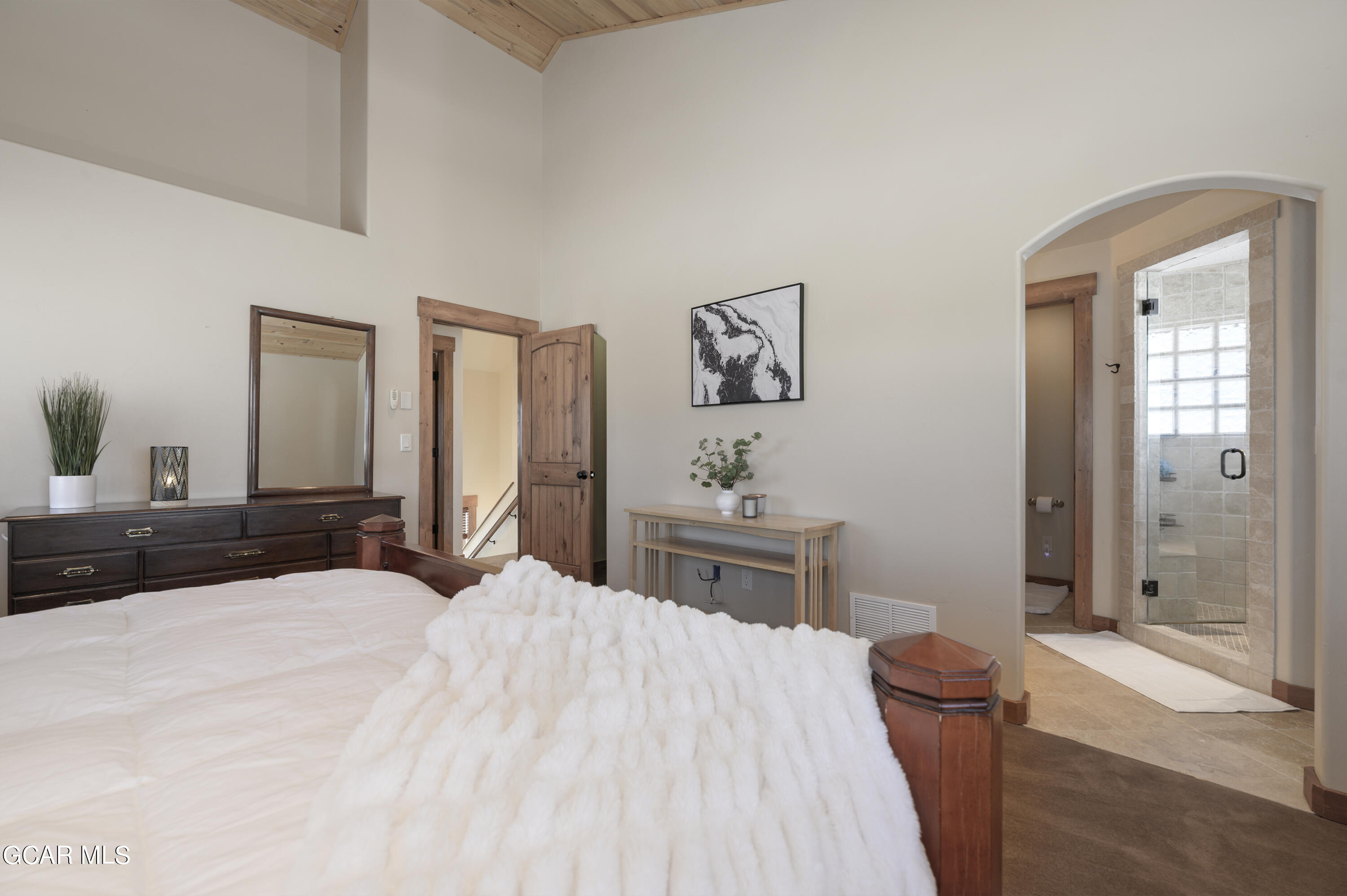 671 East Ridgeway Avenue