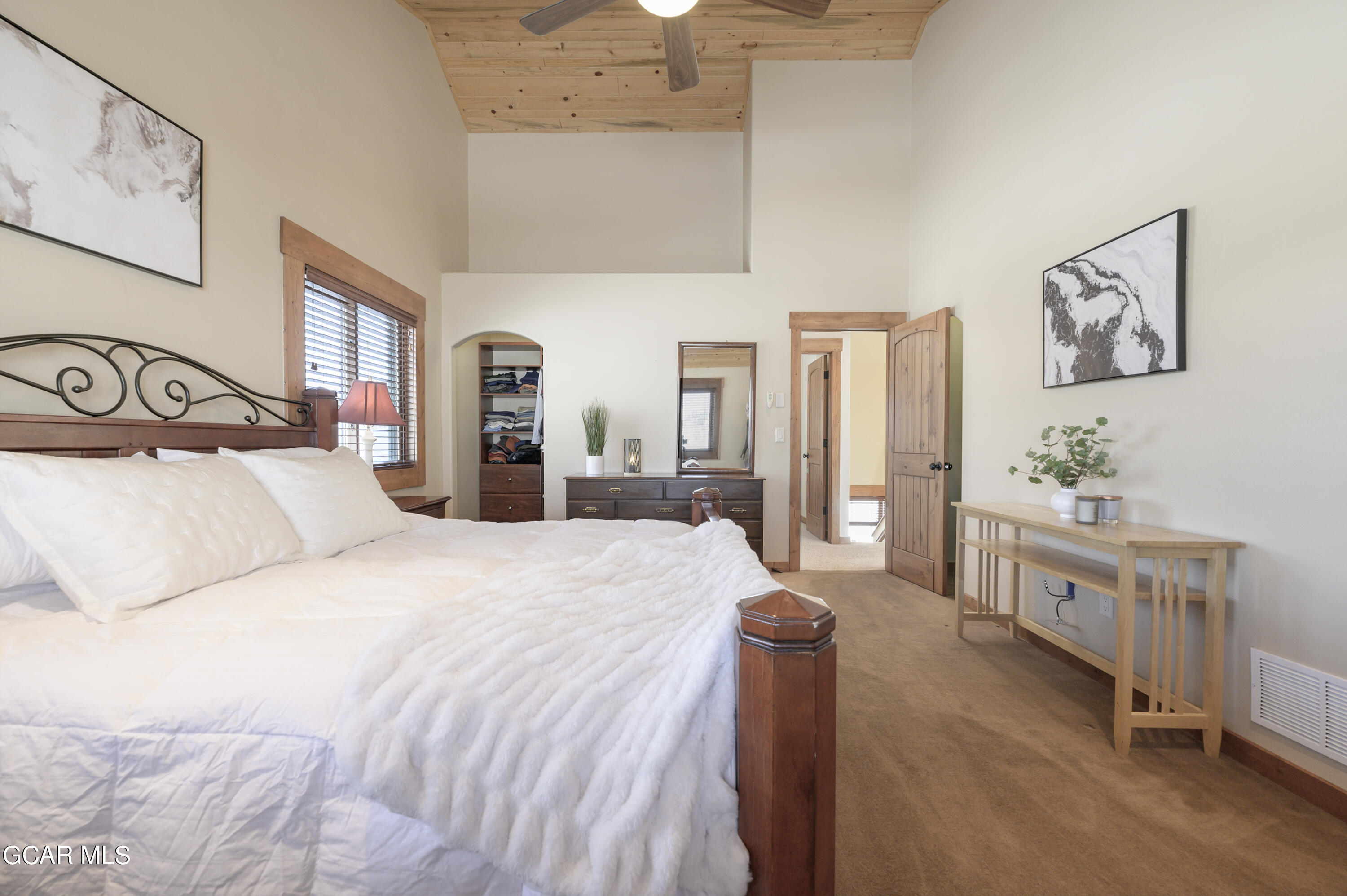 671 East Ridgeway Avenue