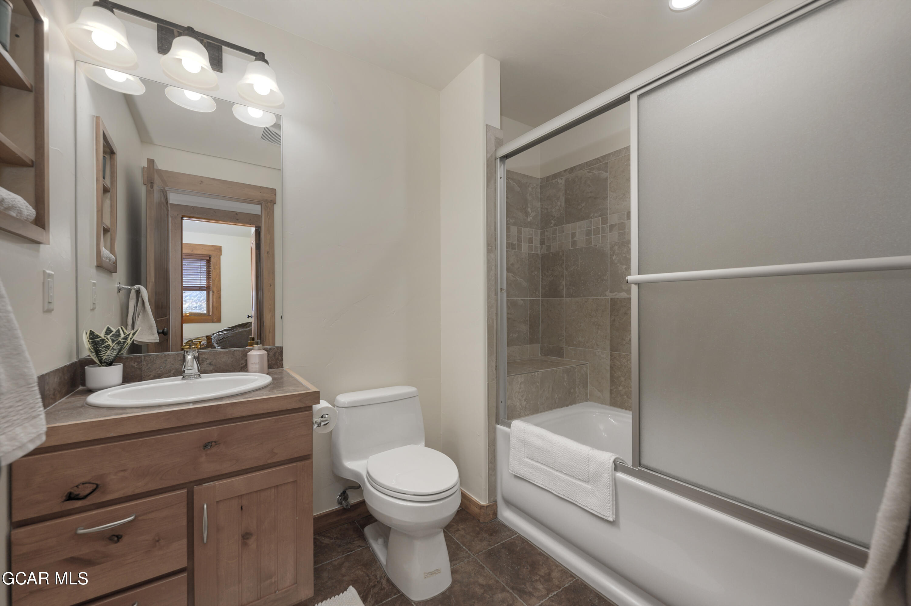 671 East Ridgeway Avenue