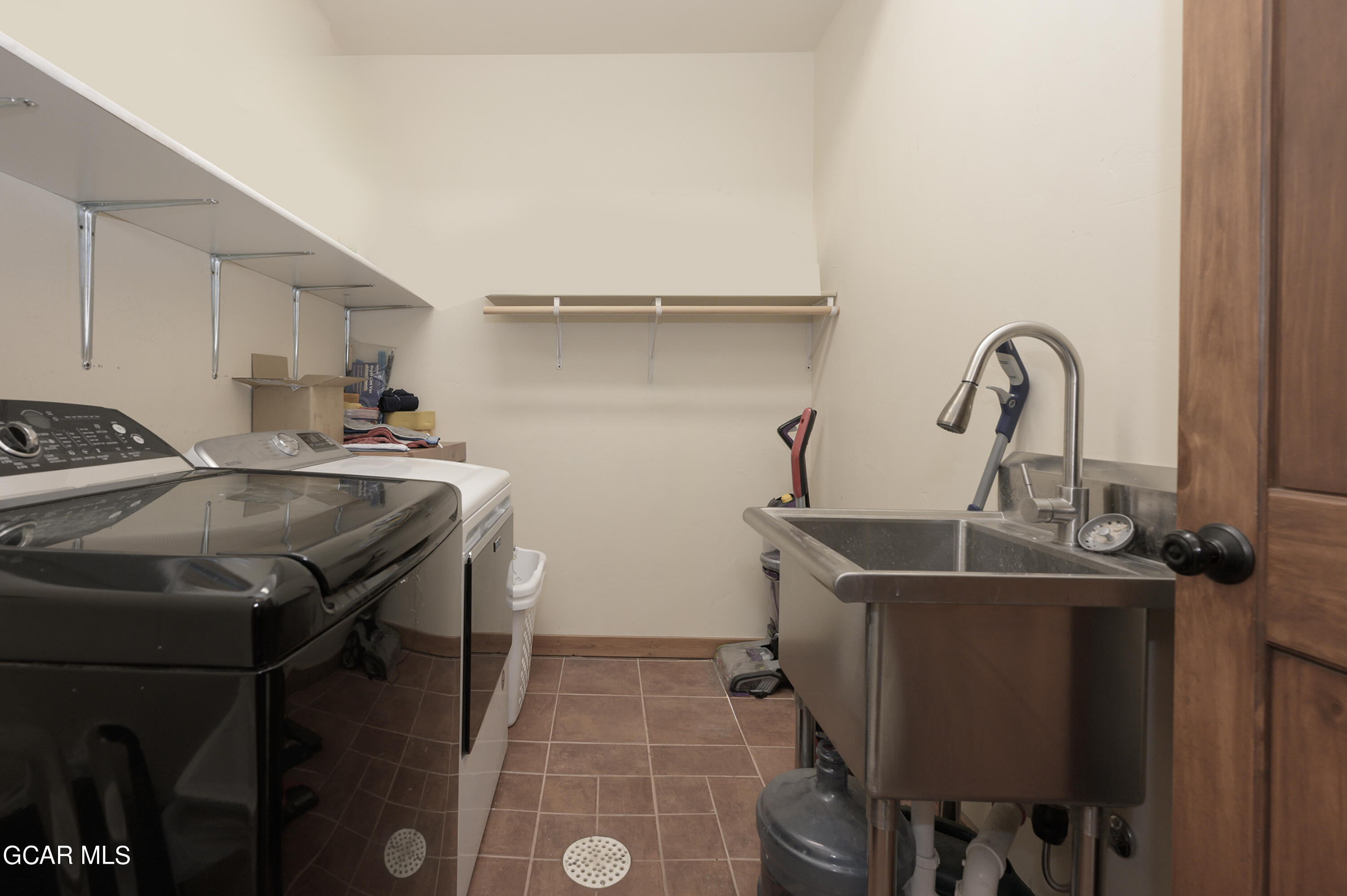 671 East Ridgeway Avenue