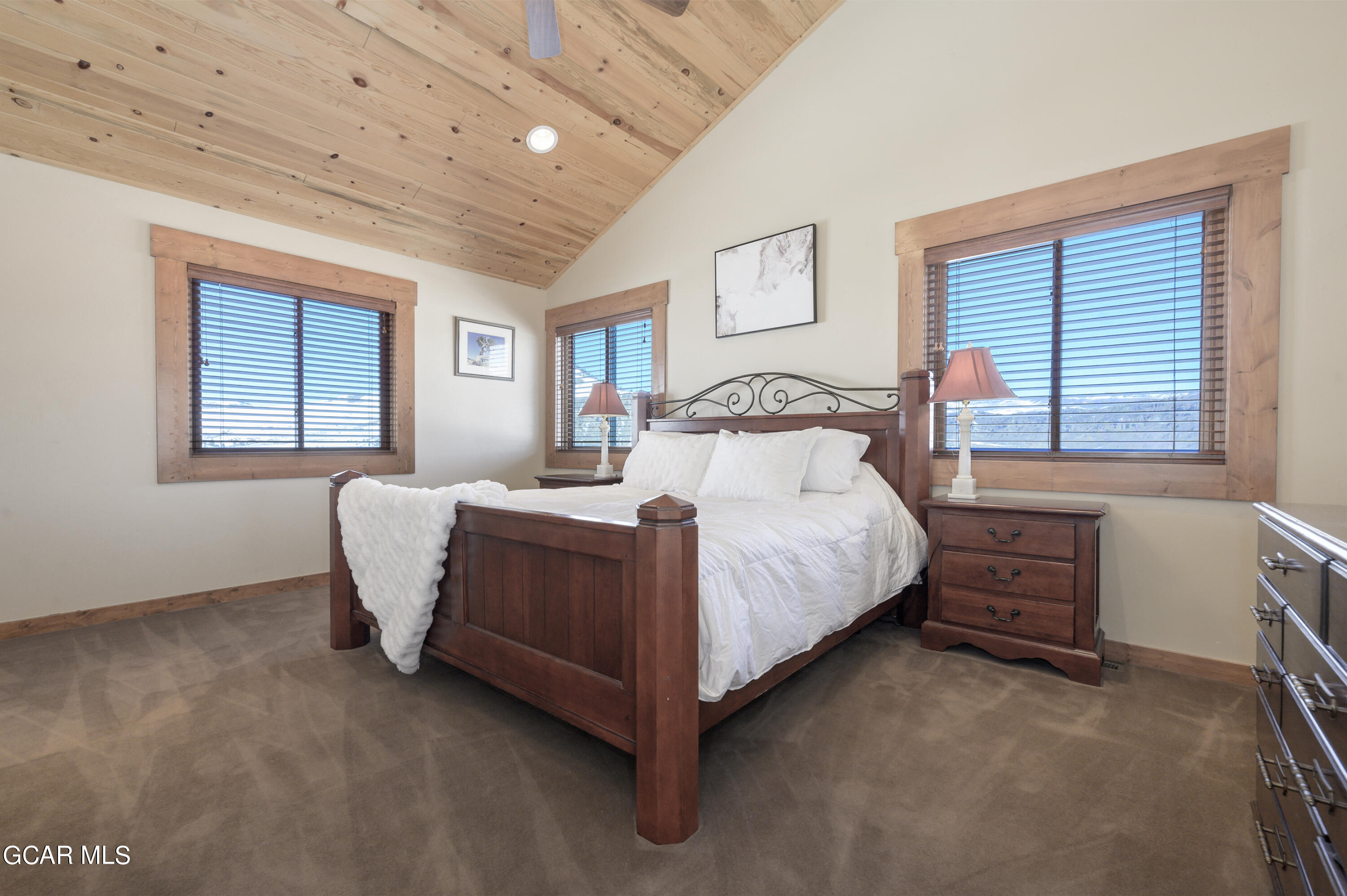 671 East Ridgeway Avenue