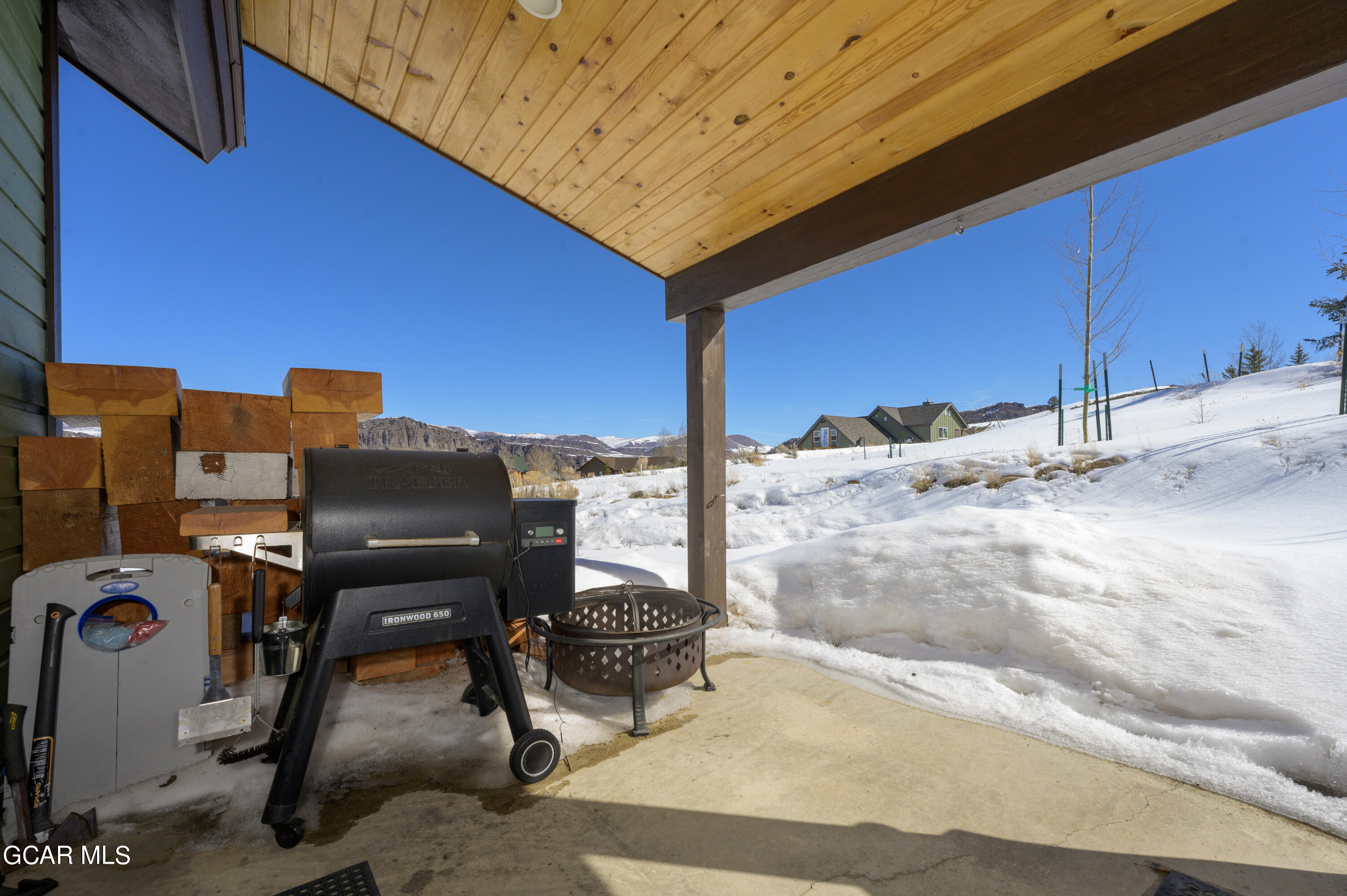 671 East Ridgeway Avenue