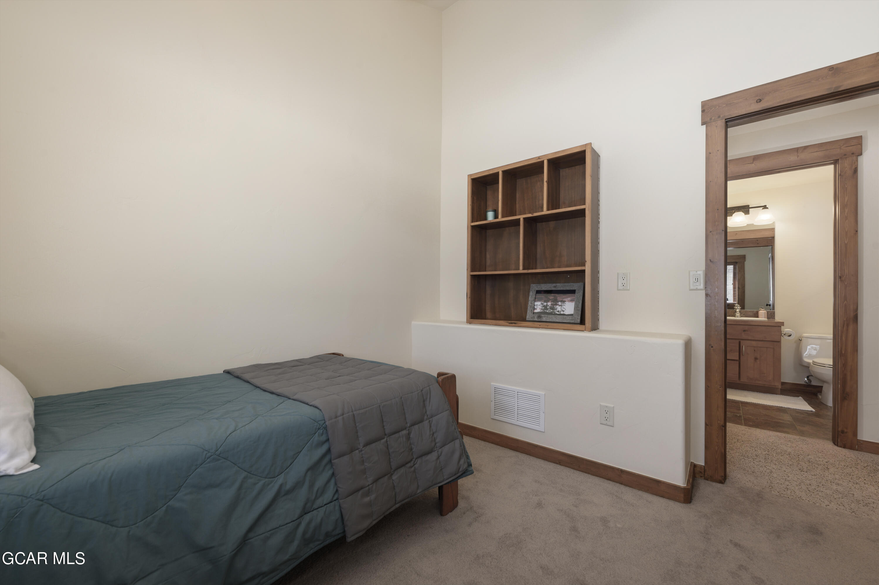 671 East Ridgeway Avenue