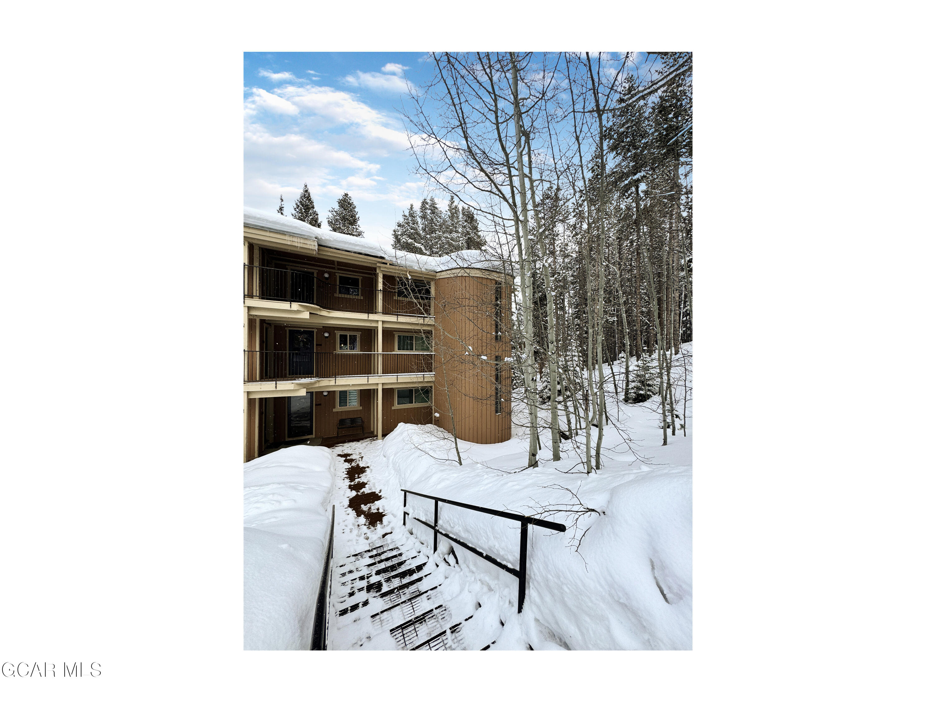 124 GCR 702 aka Village Dr #3-304