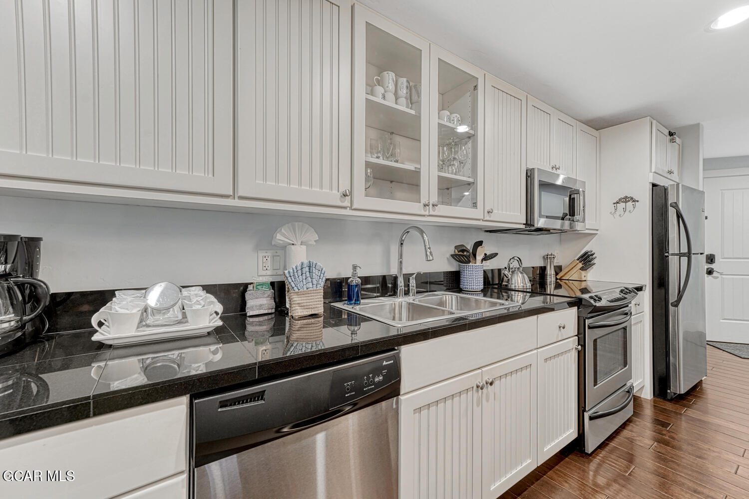 300 BASE CAMP Circle 204