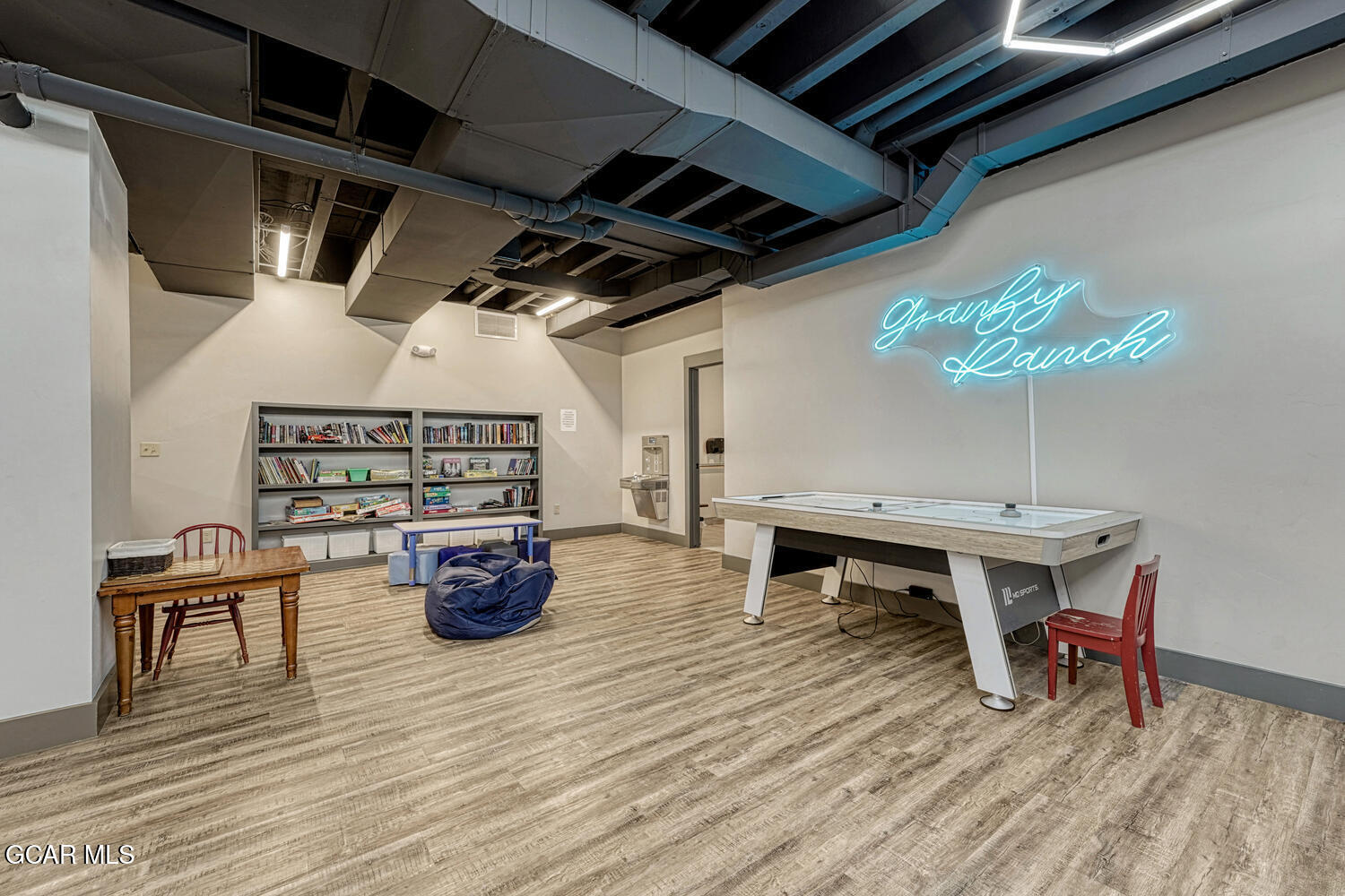 300 BASE CAMP Circle 204