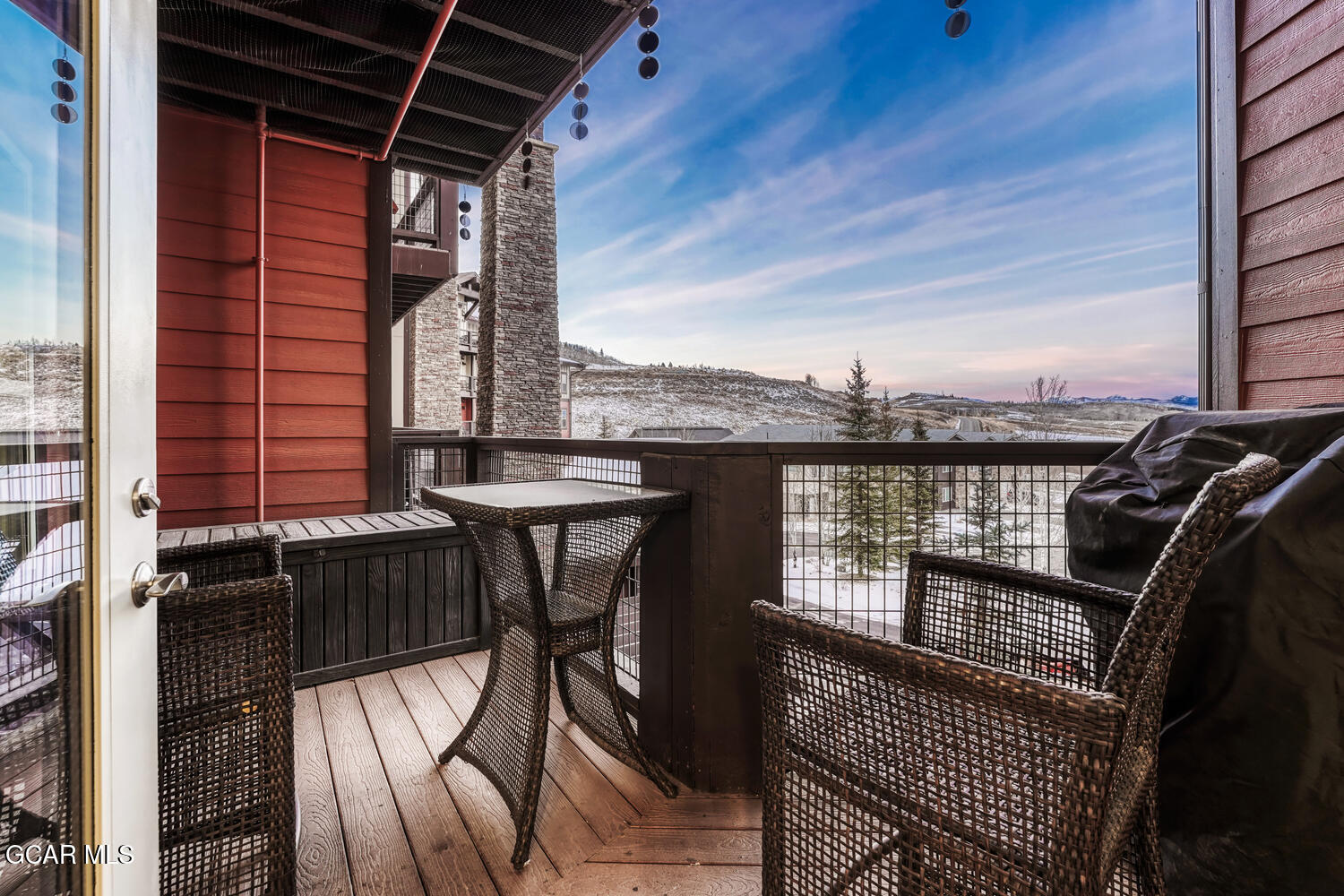 300 BASE CAMP Circle 204