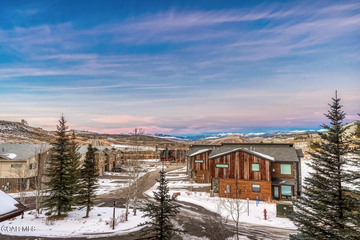 300 BASE CAMP Circle 204