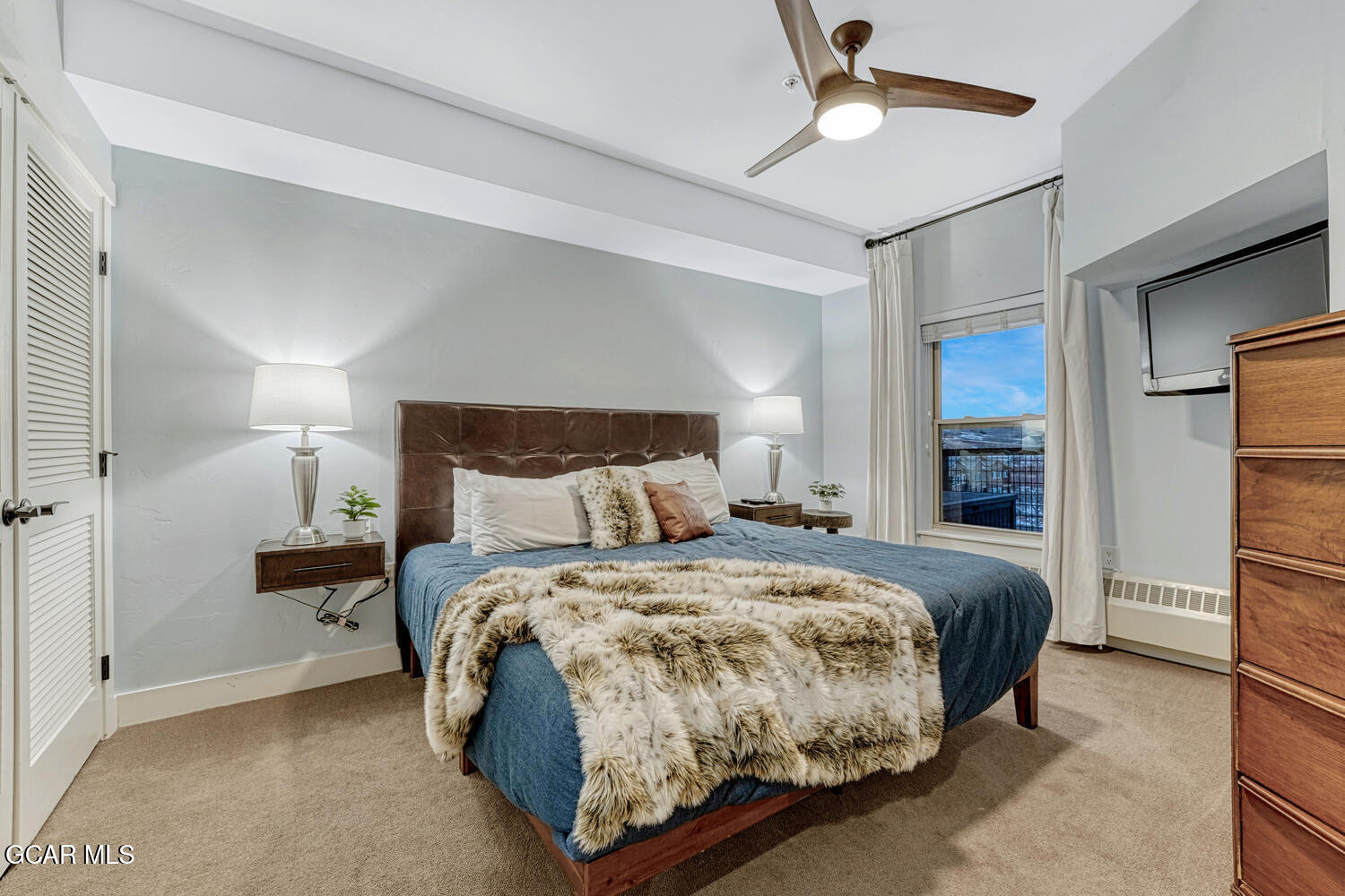 300 BASE CAMP Circle 204