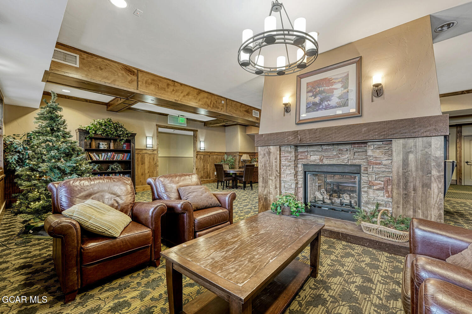 300 BASE CAMP Circle 204