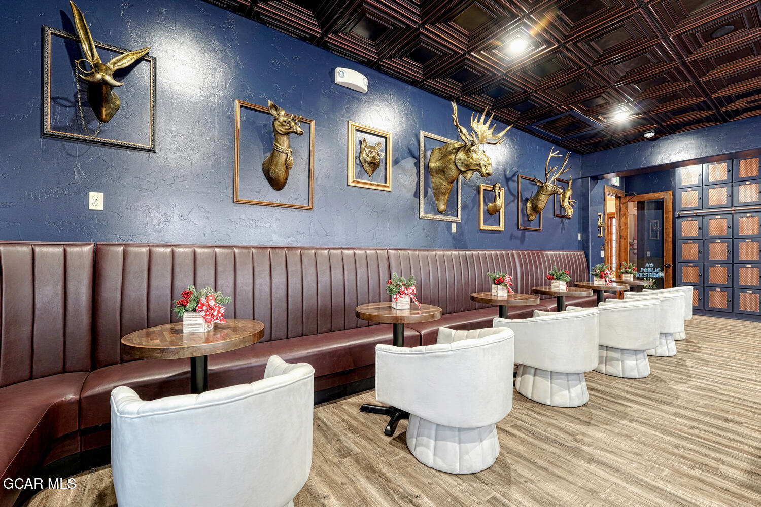 300 BASE CAMP Circle 204