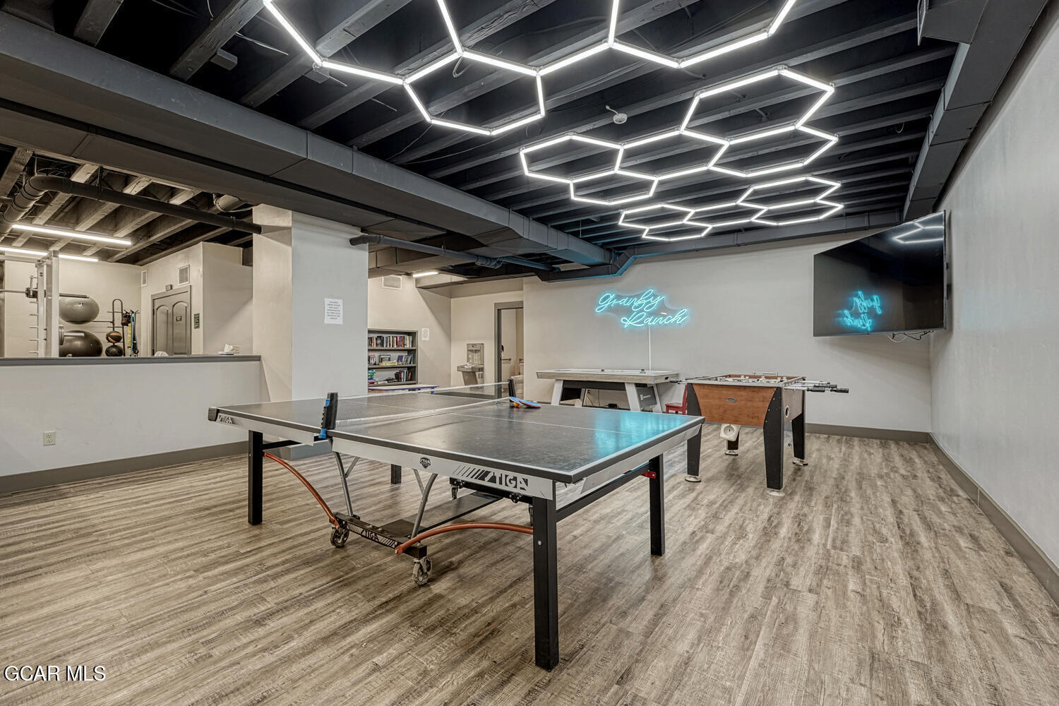 300 BASE CAMP Circle 204