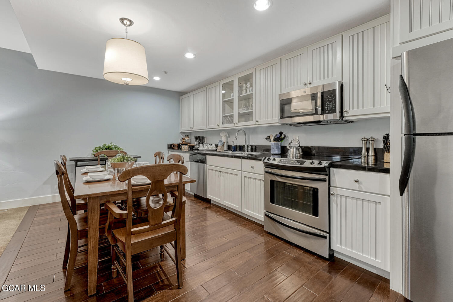 300 BASE CAMP Circle 204