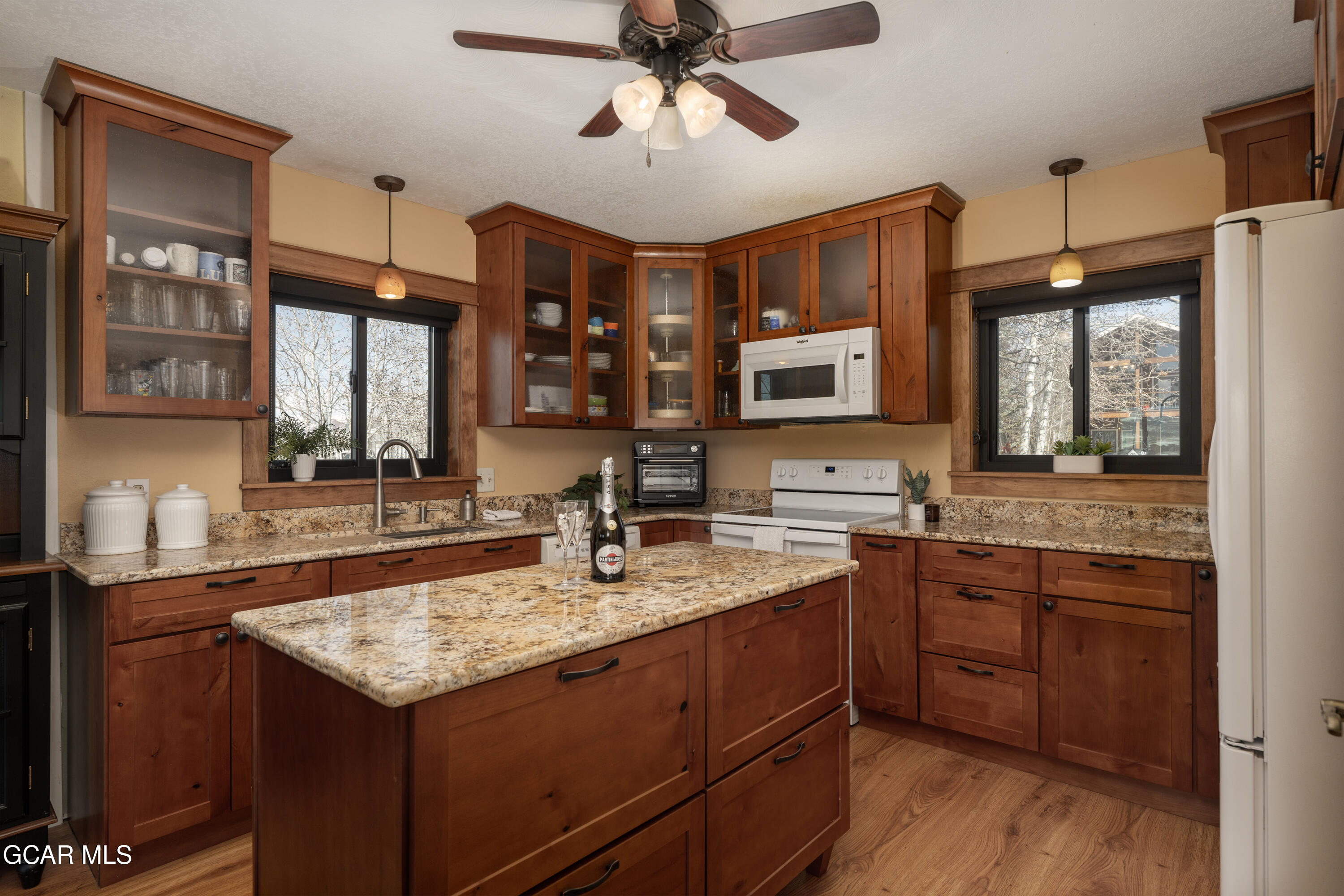 758 East TOPAZ Avenue