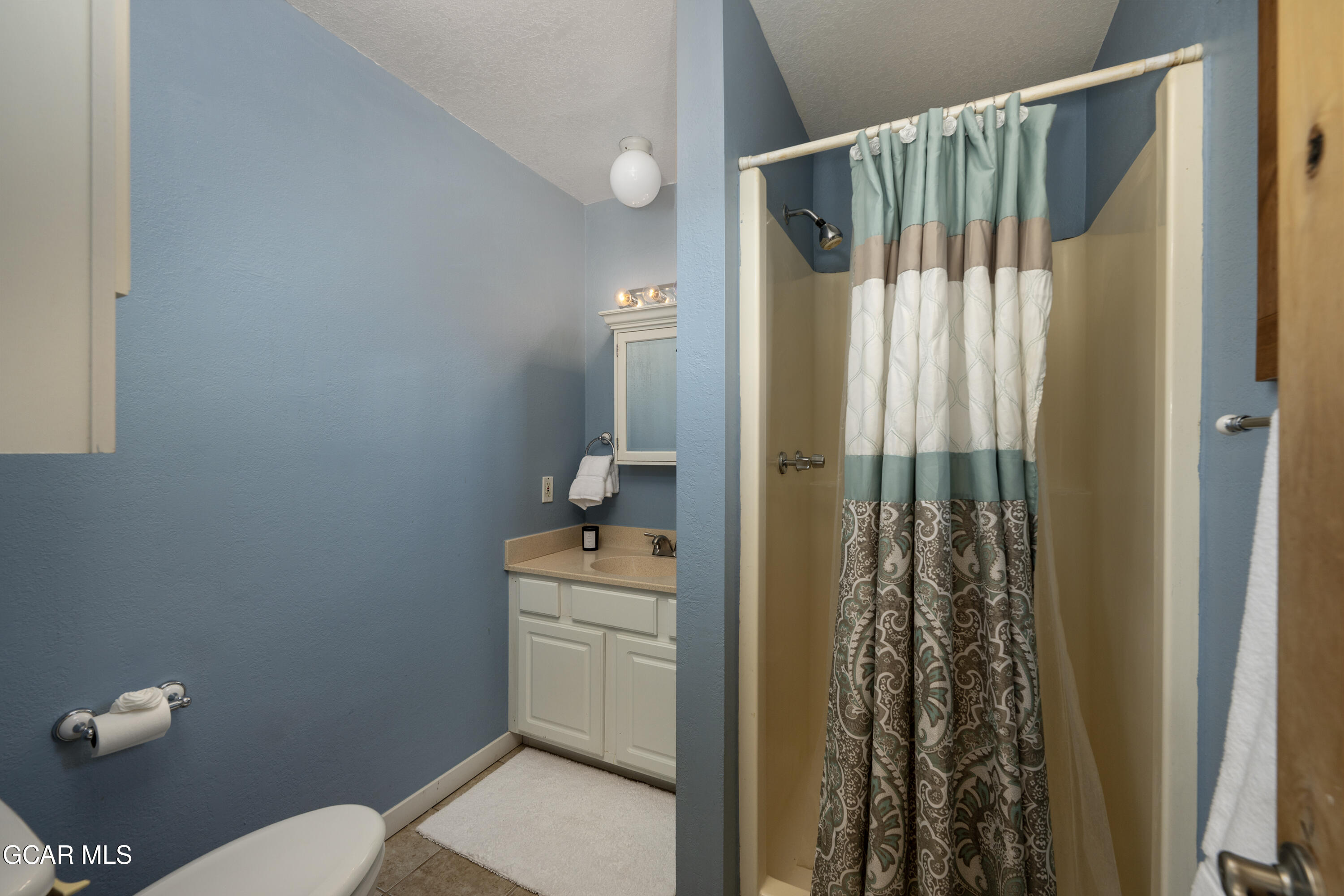 758 East TOPAZ Avenue