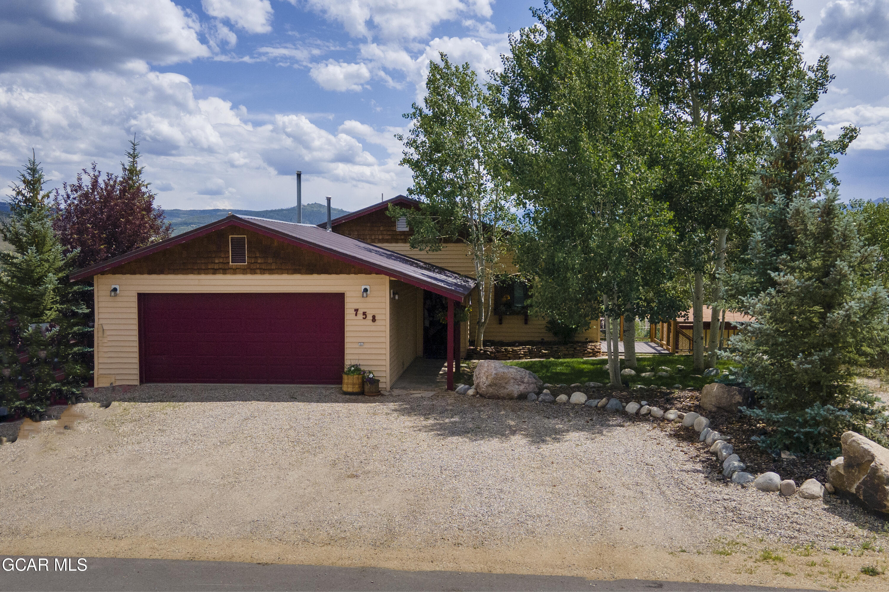 758 East TOPAZ Avenue