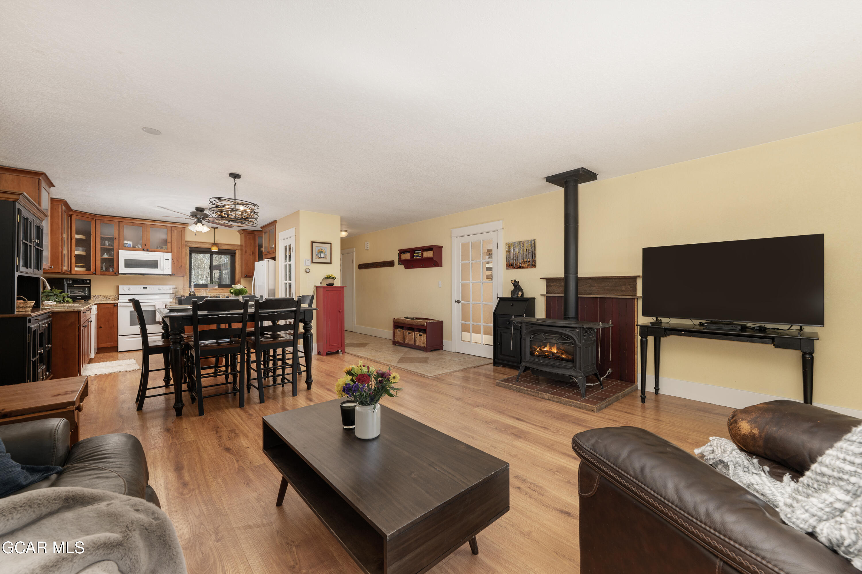 758 East TOPAZ Avenue