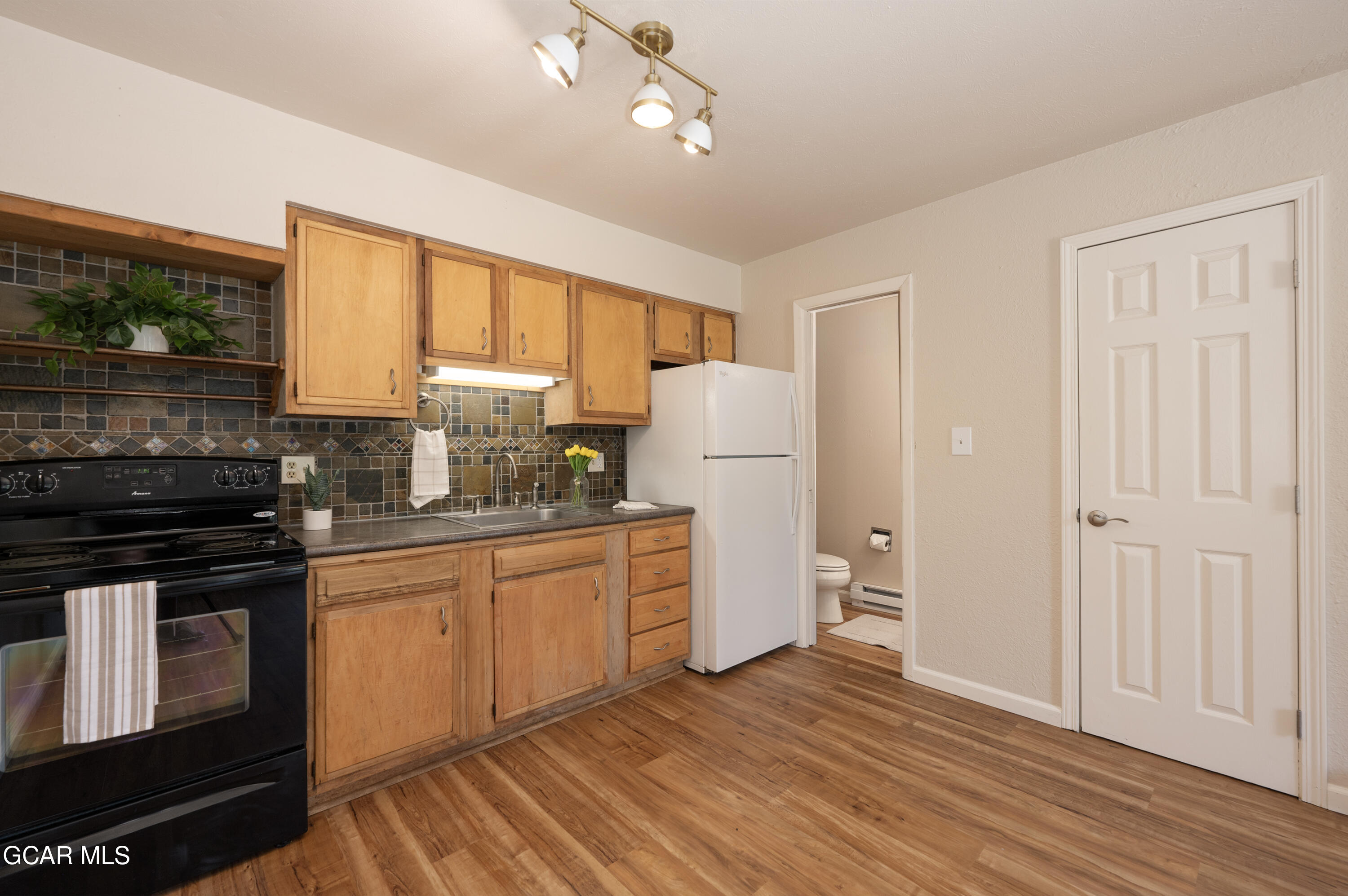 90 HIDEAWAY Drive 4