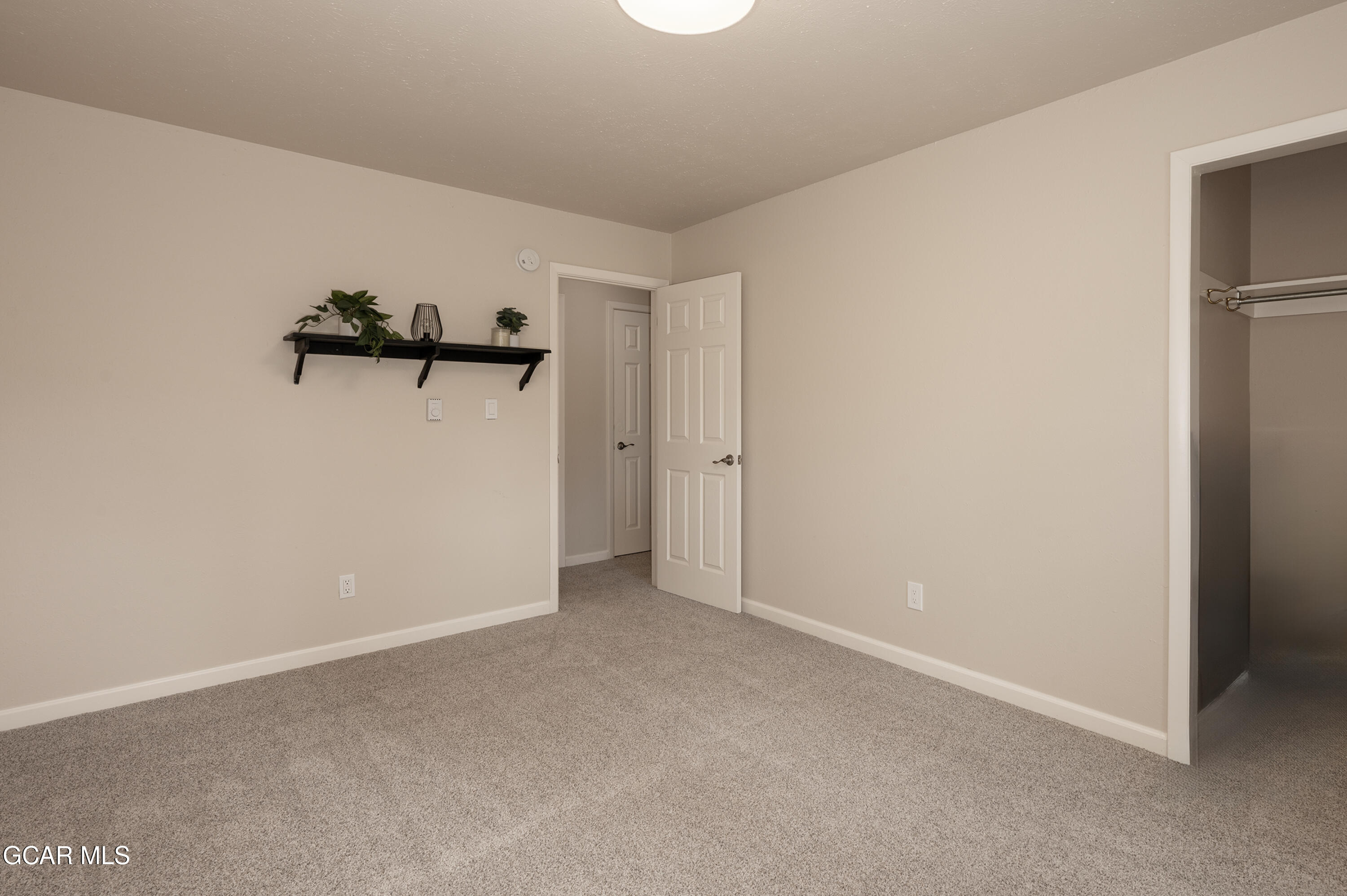 90 HIDEAWAY Drive 4