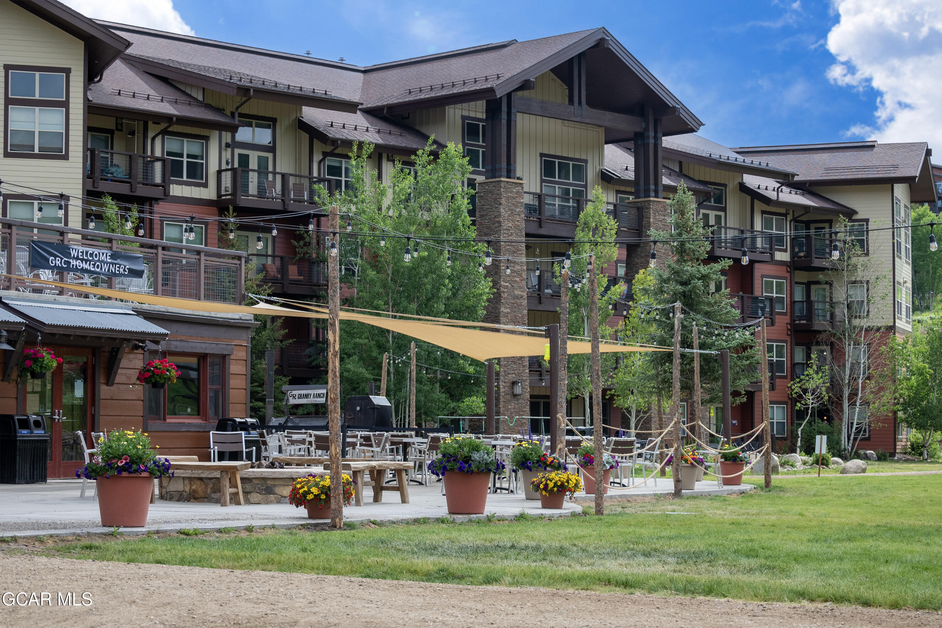 300 BASE CAMP Circle 411