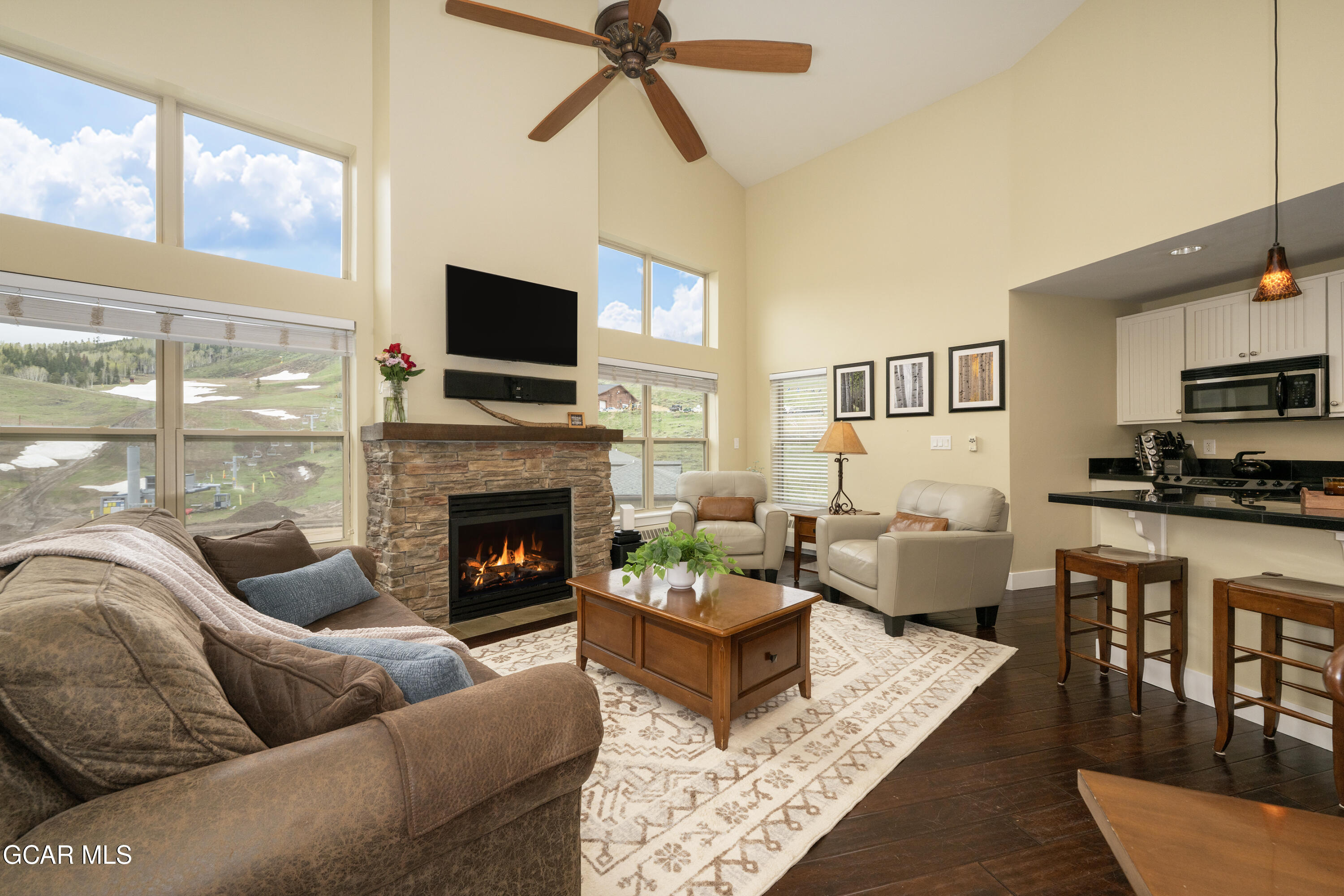 300 BASE CAMP Circle 411